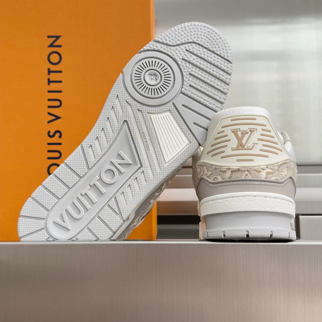 Women's Sneakers LOUIS VUITTON 17772023