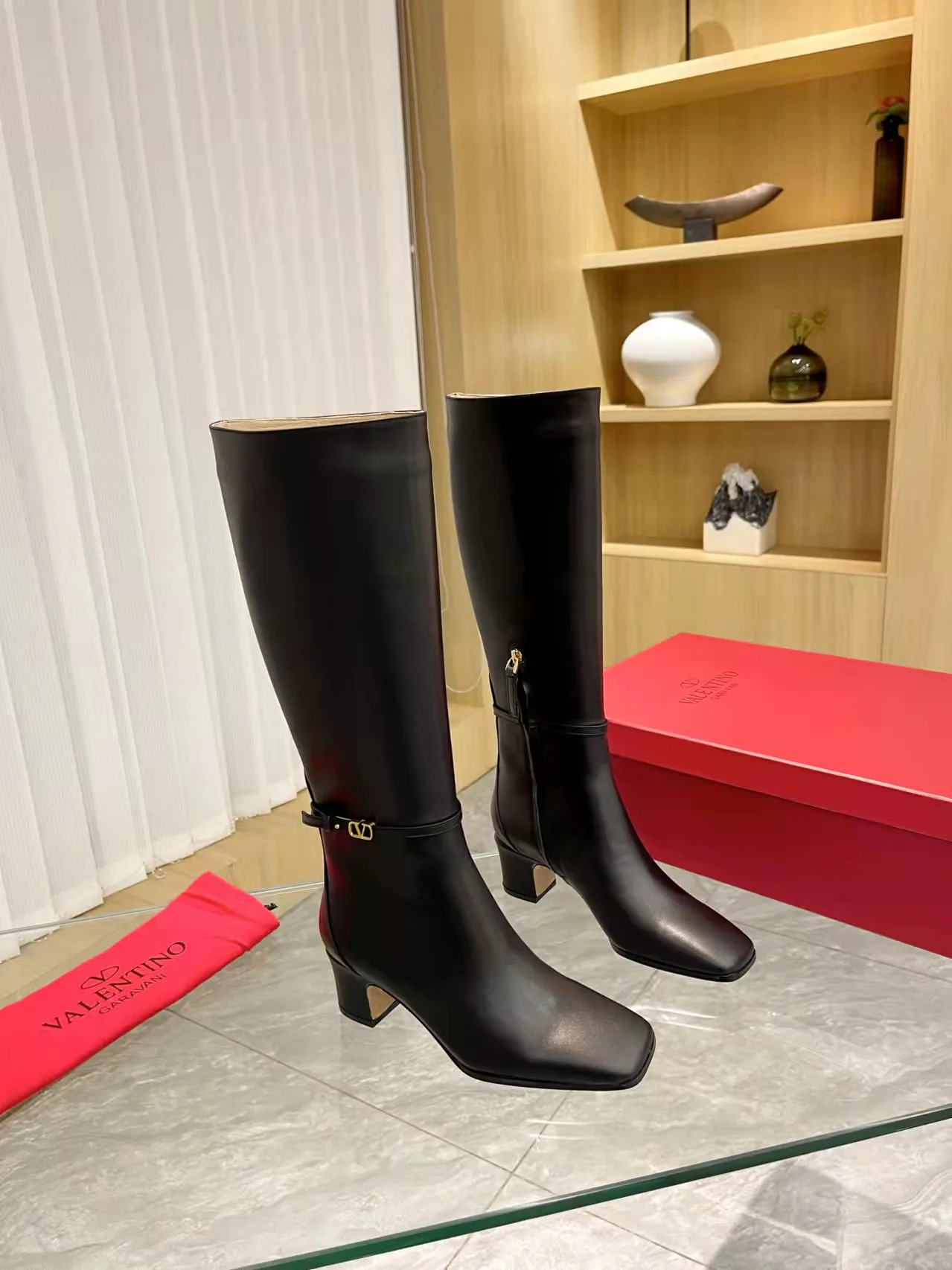 Women's Boots VALENTINO 17956929