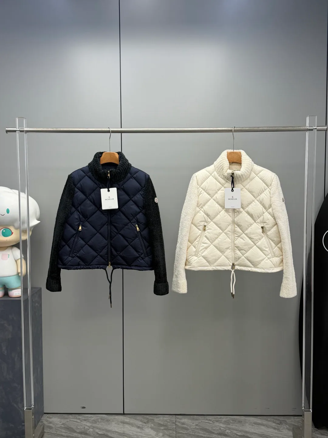 Women's Jackets And Down Jackets MONCLER 17843979