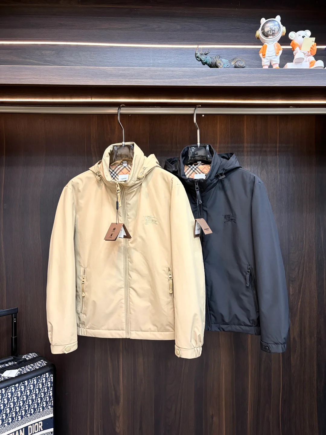 Women's Jackets And Down Jackets BURBERRY 18157293