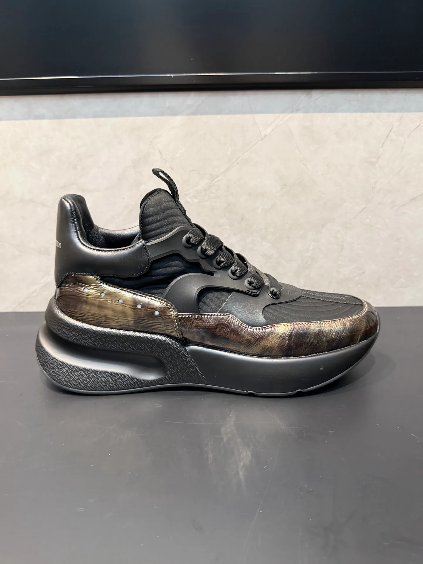 Women's Sneakers ALEXANDER MCQUEEN 18363812