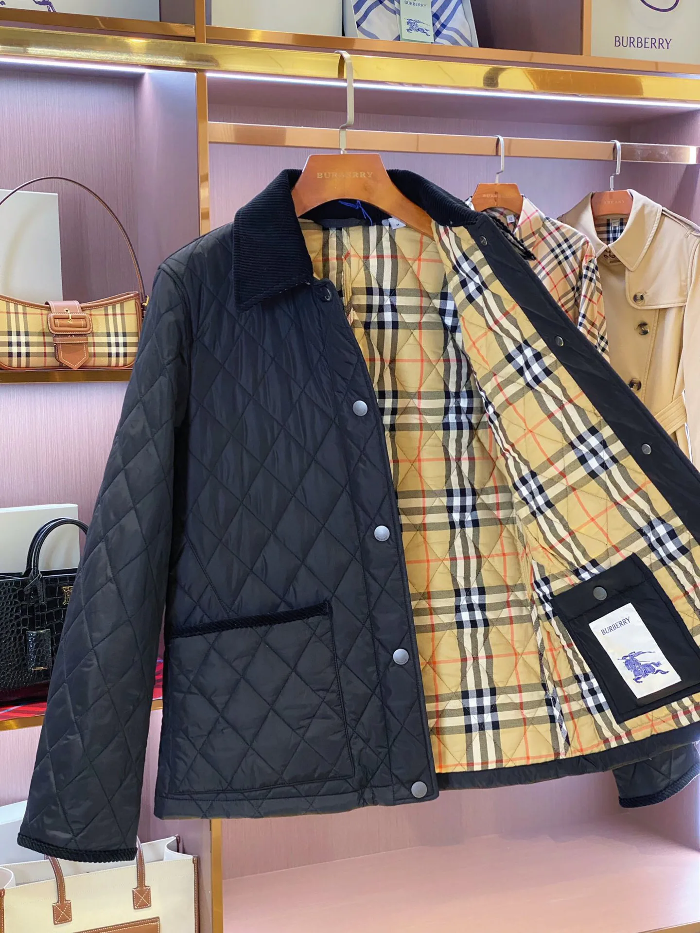 Women's Jackets And Down Jackets BURBERRY 18140707