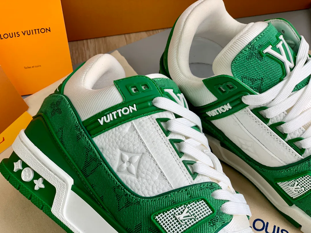 Women's Sneakers LOUIS VUITTON 18014127