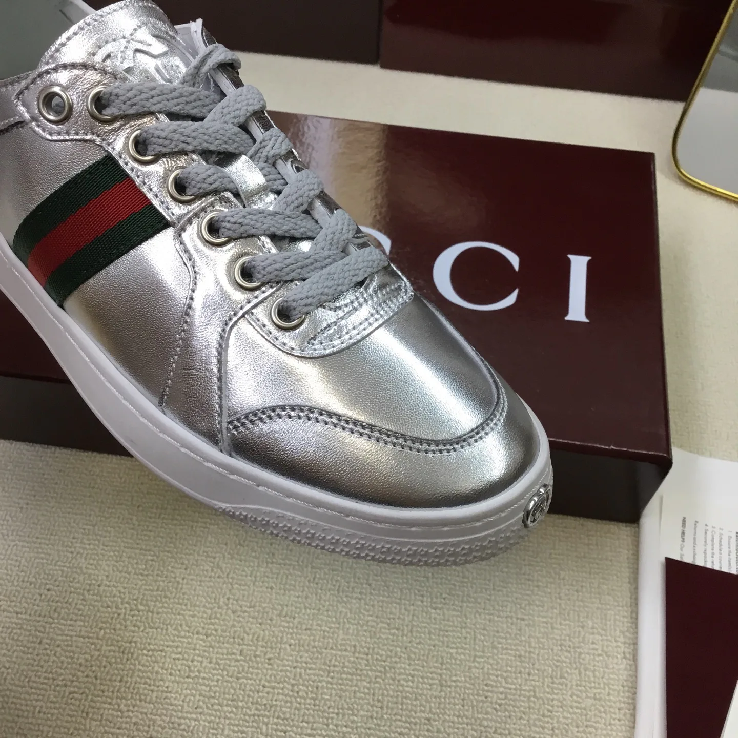 Women's Sneakers GUCCI 16893685