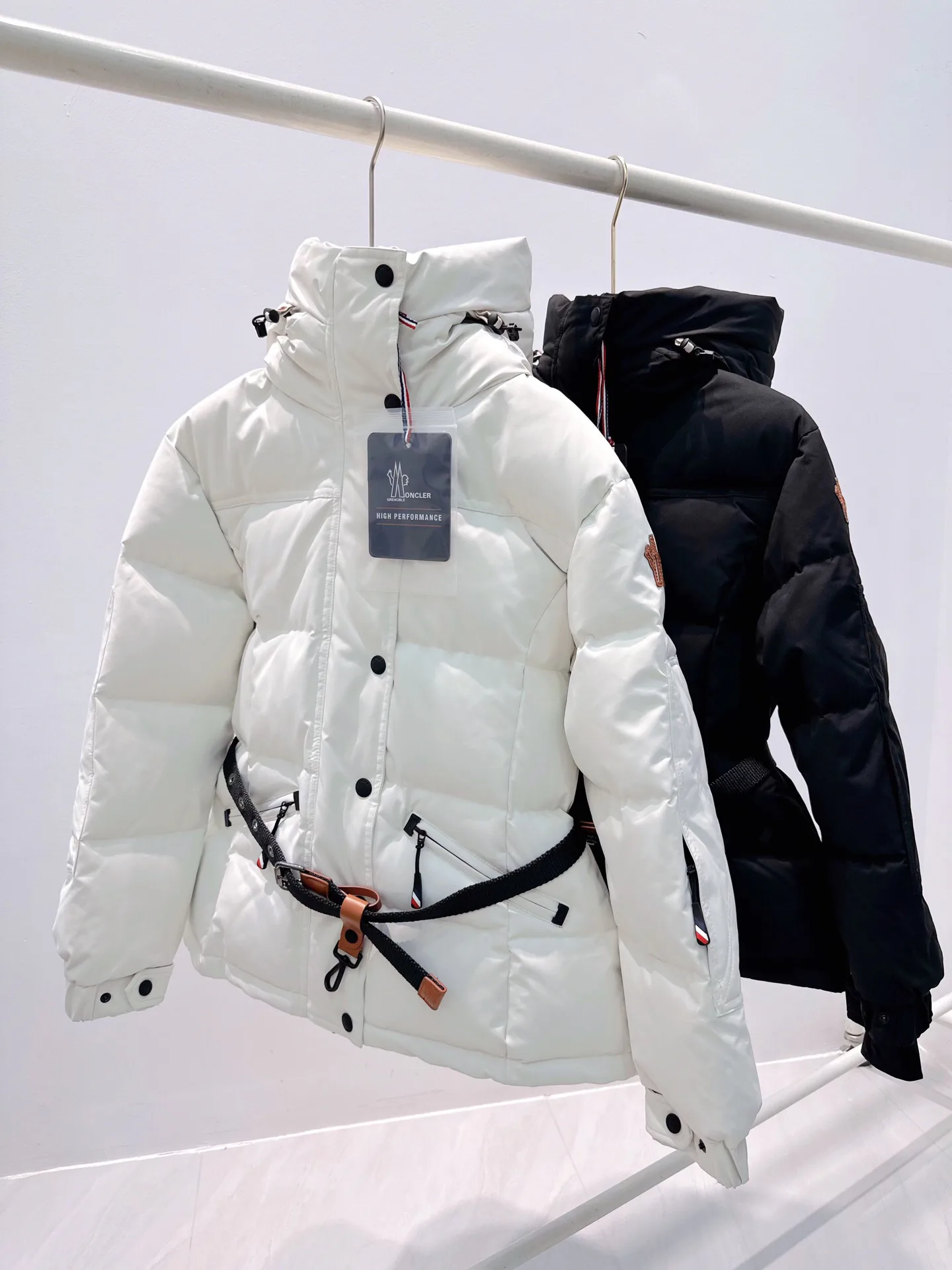 Women's Jackets And Down Jackets MONCLER 17911177