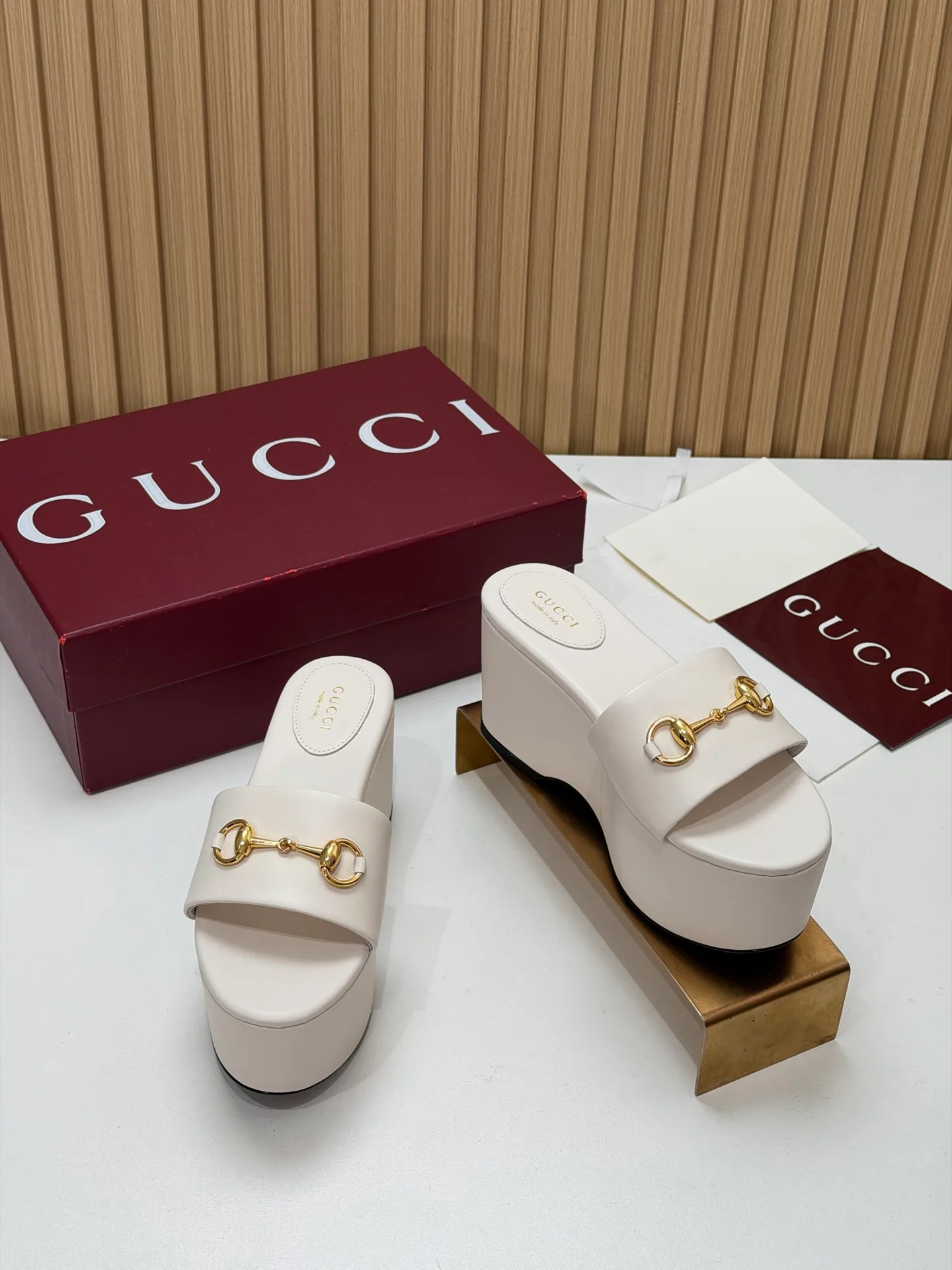 Women's Open-Toe Sandals GUCCI 17631678