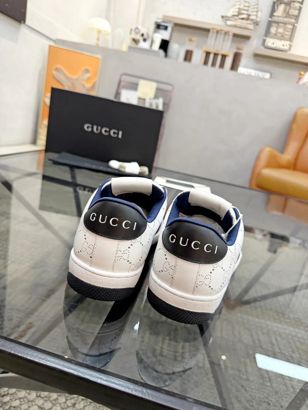 Men's Sneakers GUCCI 18449110