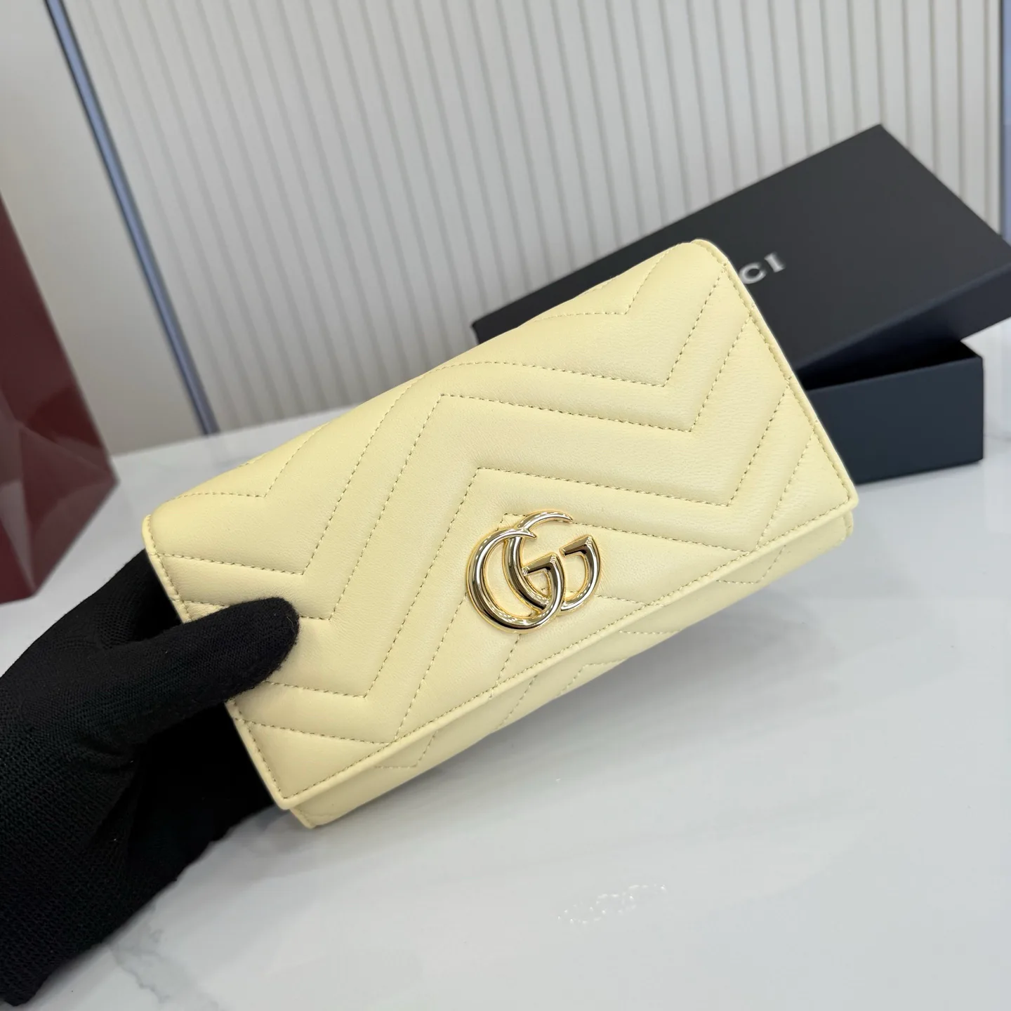Women's Clutches GUCCI 17948231