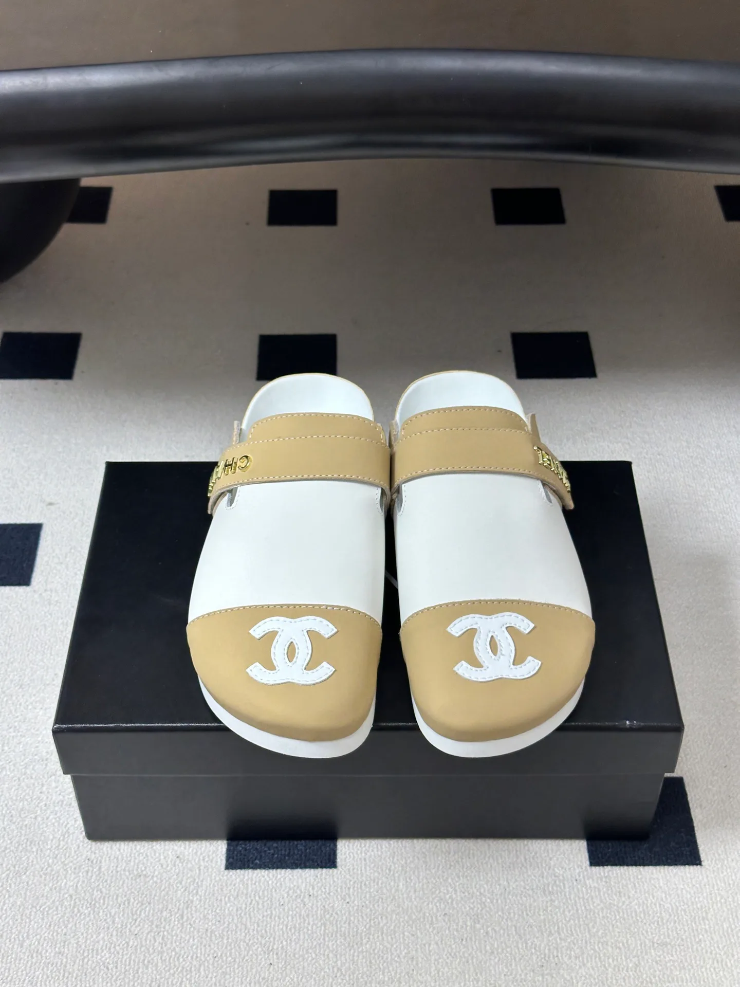 Women's Mules And Clogs CHANEL 17830298