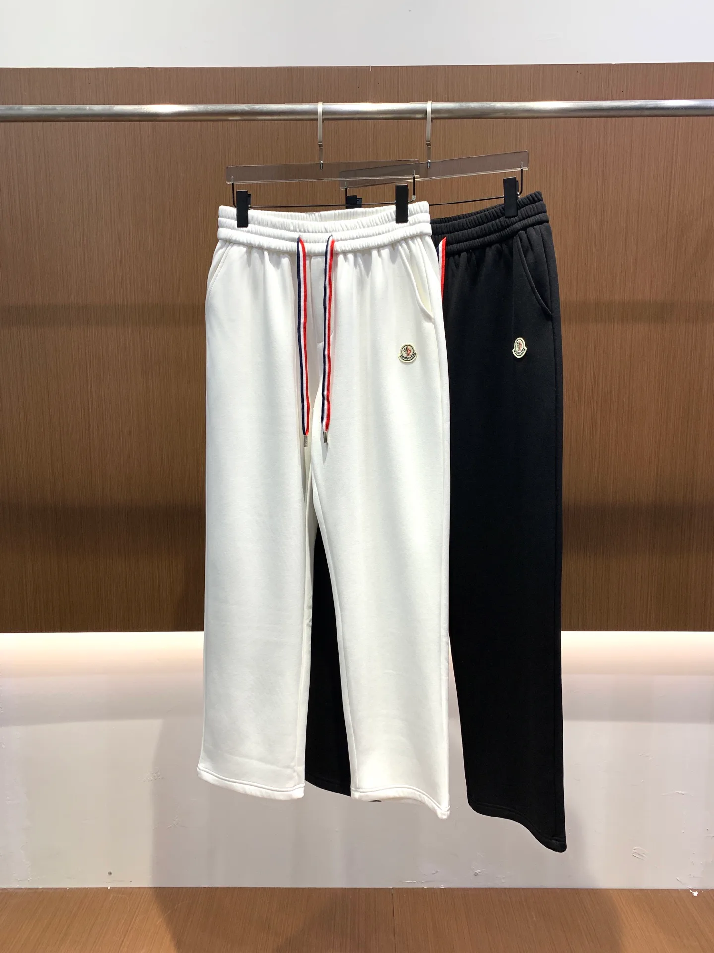 Men's Trousers MONCLER 18098478