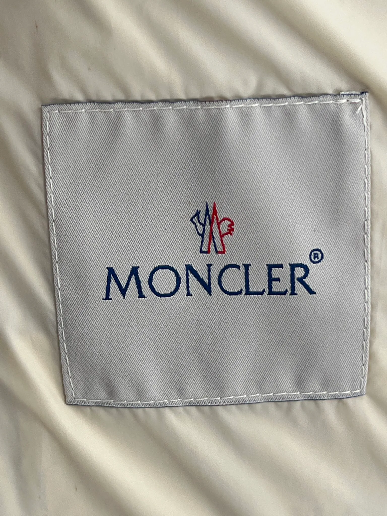 Women's Jackets And Down Jackets MONCLER 18416157