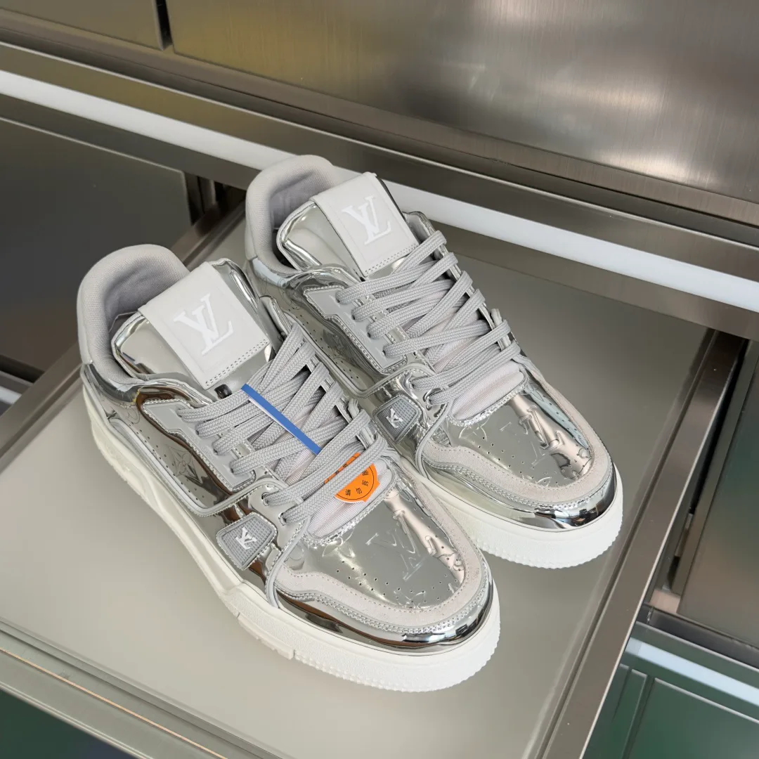 Men's Sneakers LOUIS VUITTON 17483741