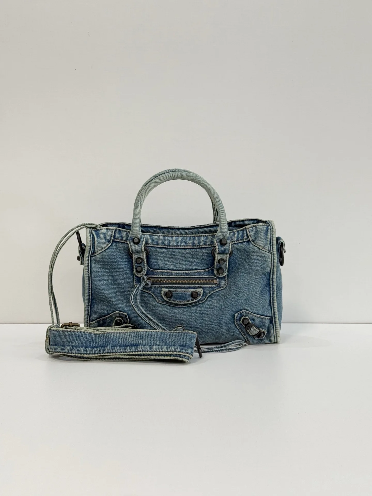 Women's Classic Handbags BALENCIAGA 17871179