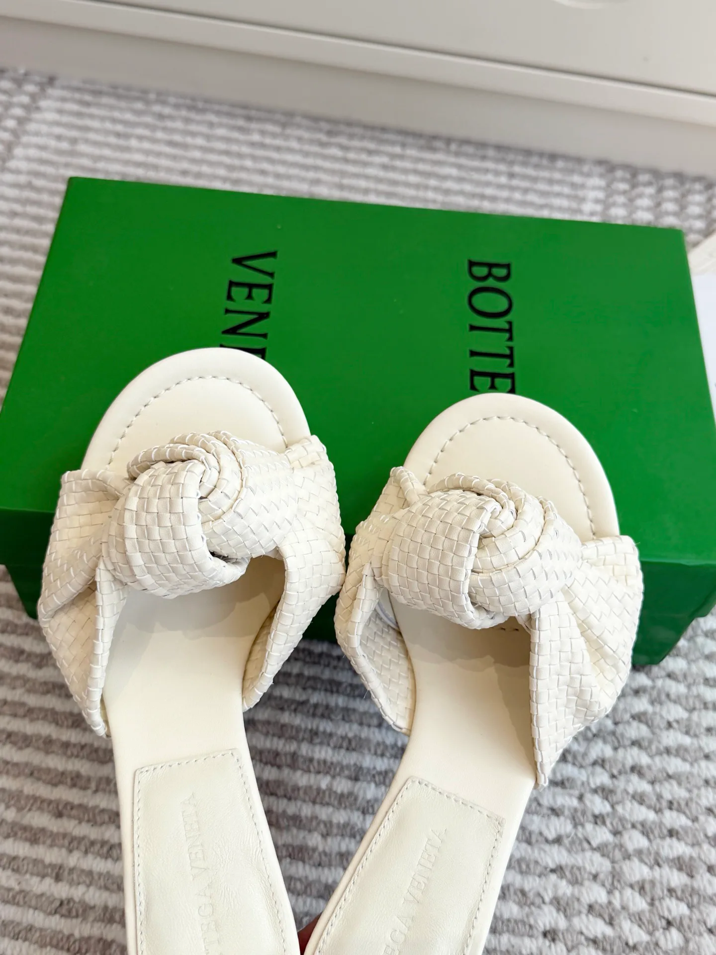 Women's Mules And Clogs BOTTEGA VENETA 18414224