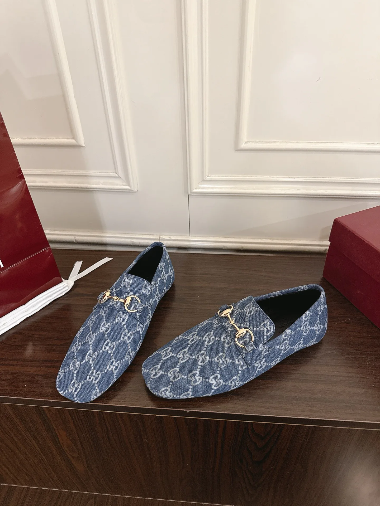Women's Loafers And Moccasins GUCCI 17956774