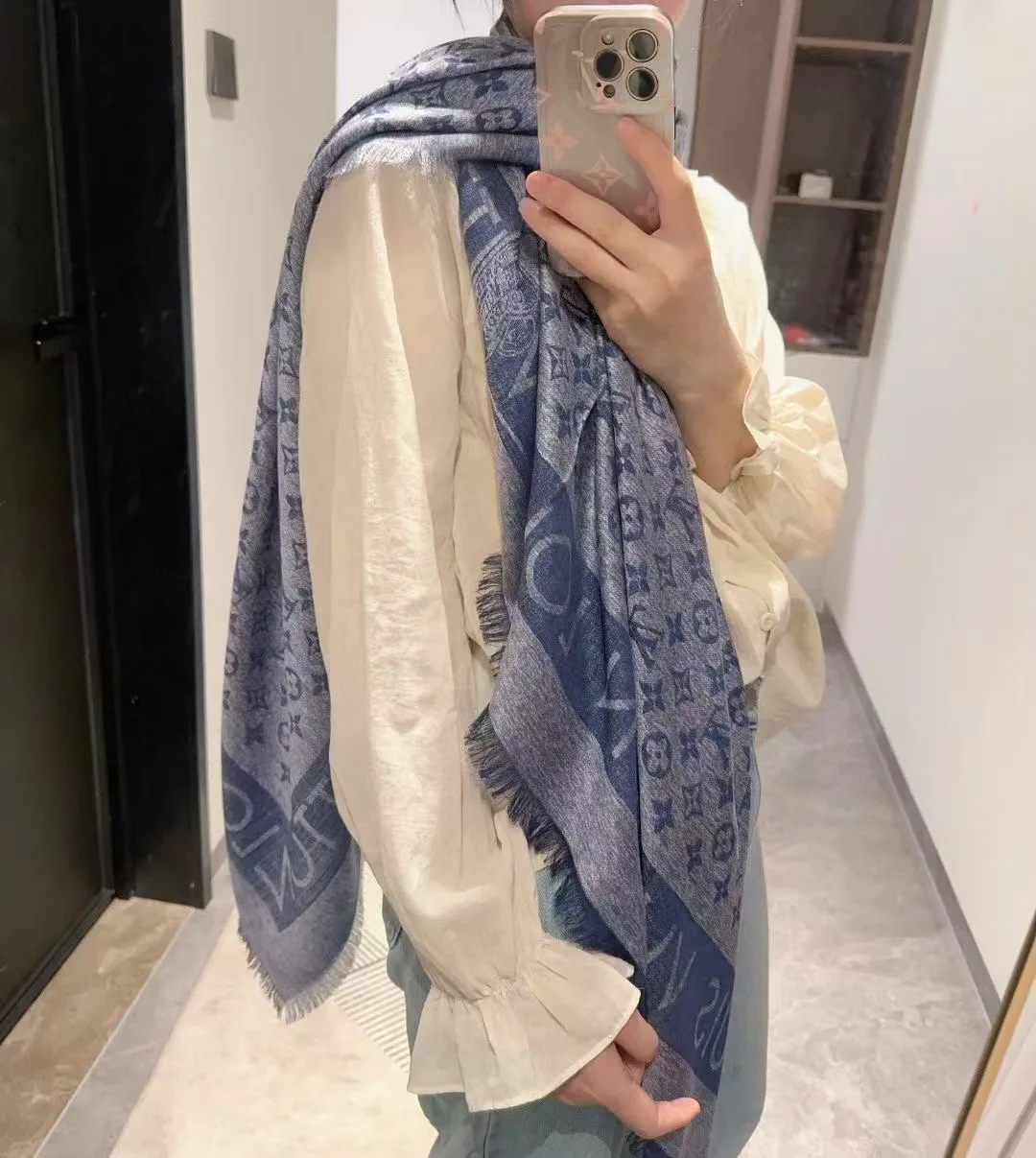 Scarves LOUIS VUITTON 17991541