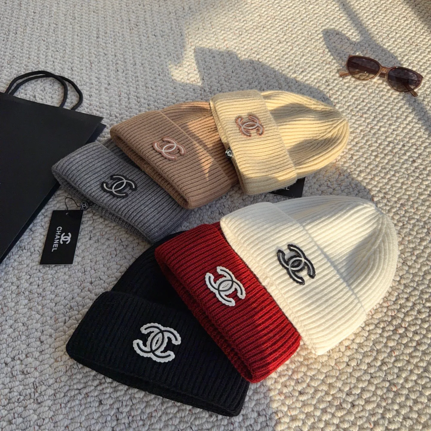 Hats CHANEL 18450124