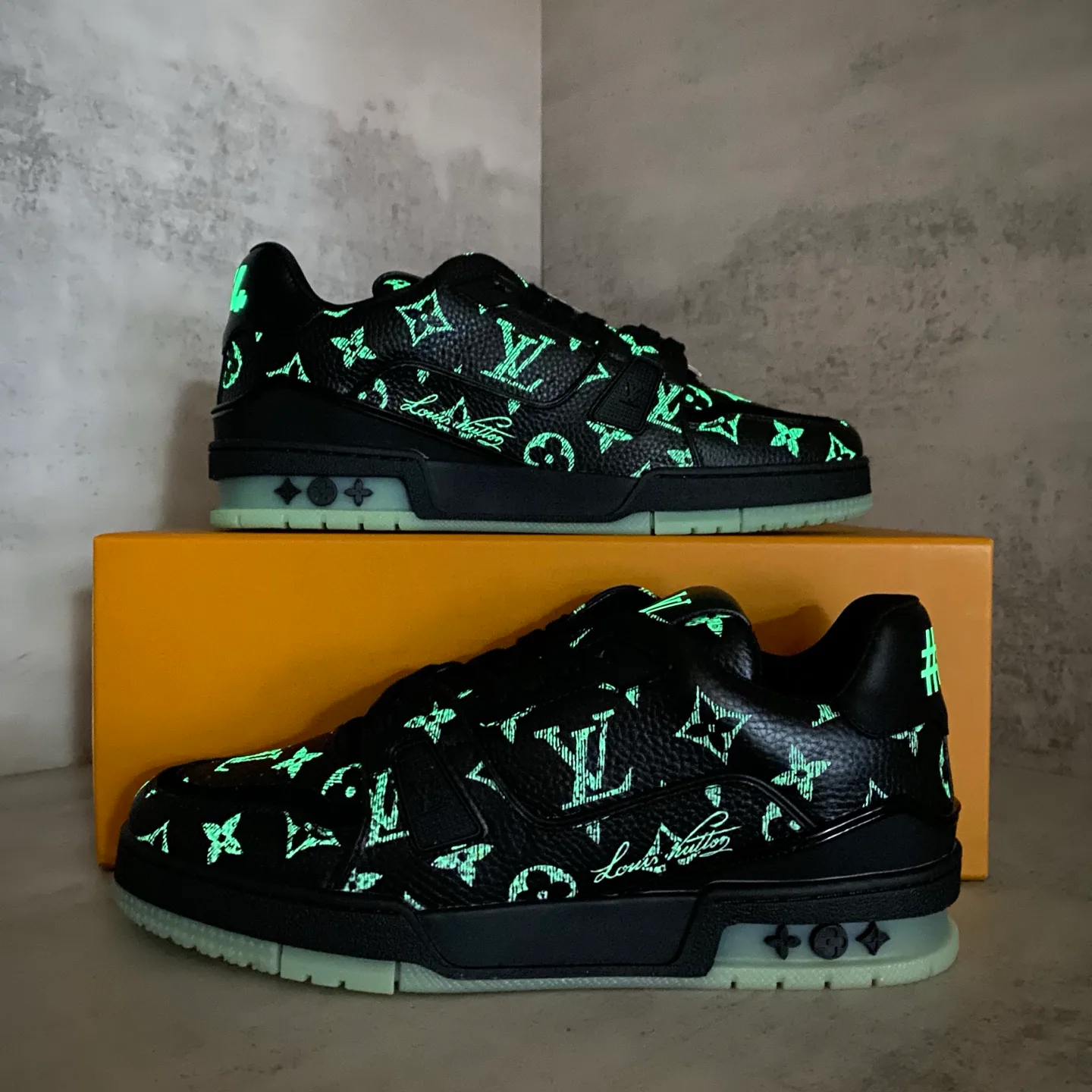 Men's Sneakers LOUIS VUITTON 17818940