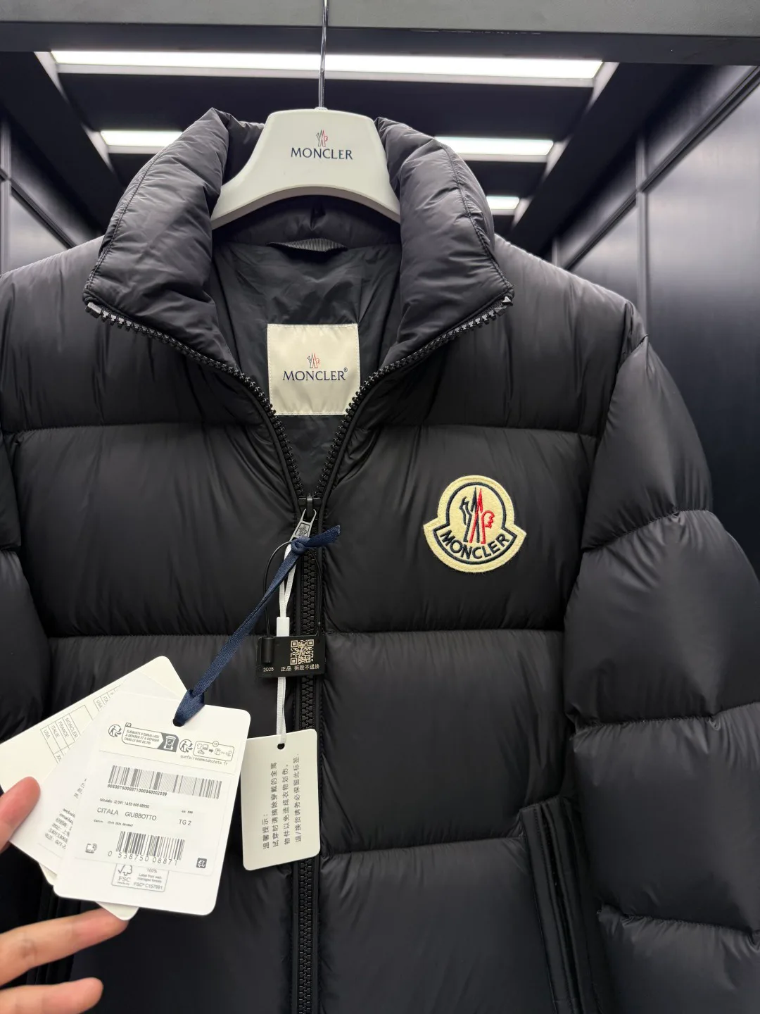 Men's Jackets And Down Jackets MONCLER 17918146