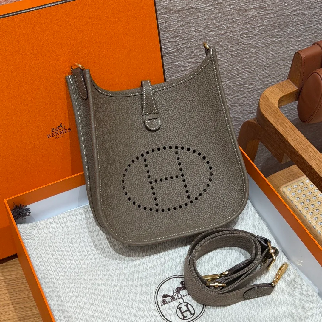 Women's Classic Handbags HERMES 17941973