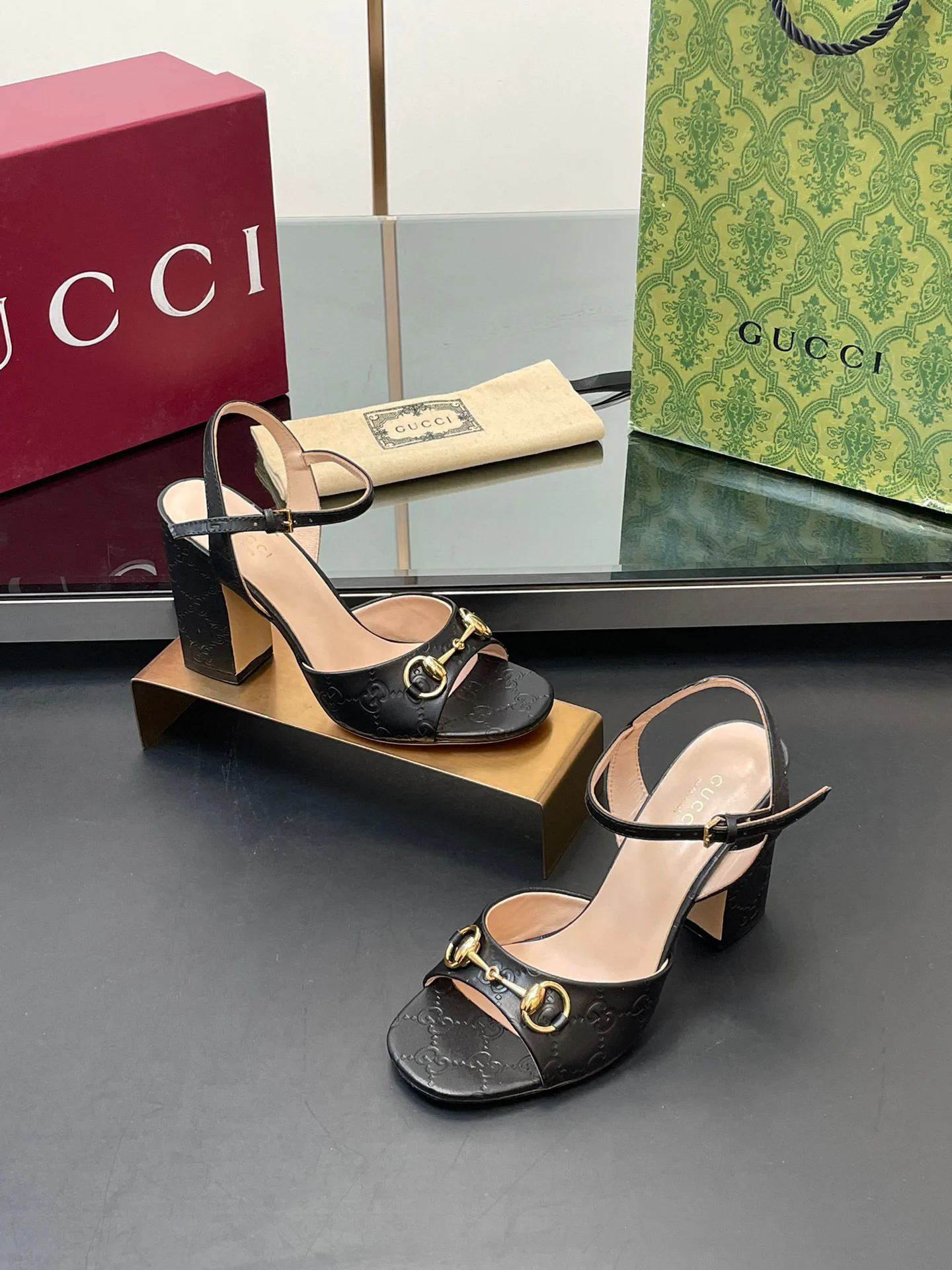 Women's Open-Toe Sandals GUCCI 17614710