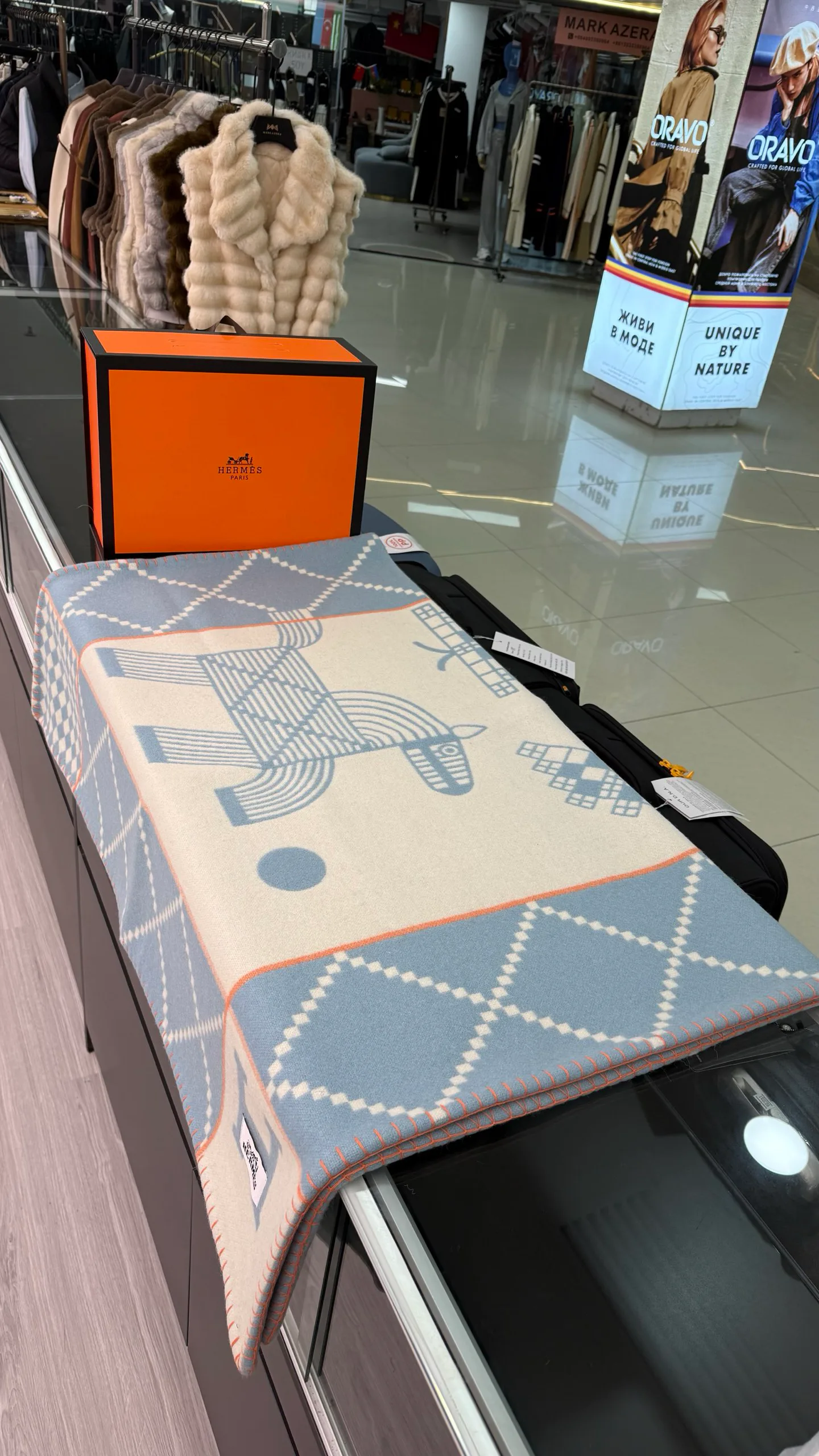 Textiles HERMES 18222655