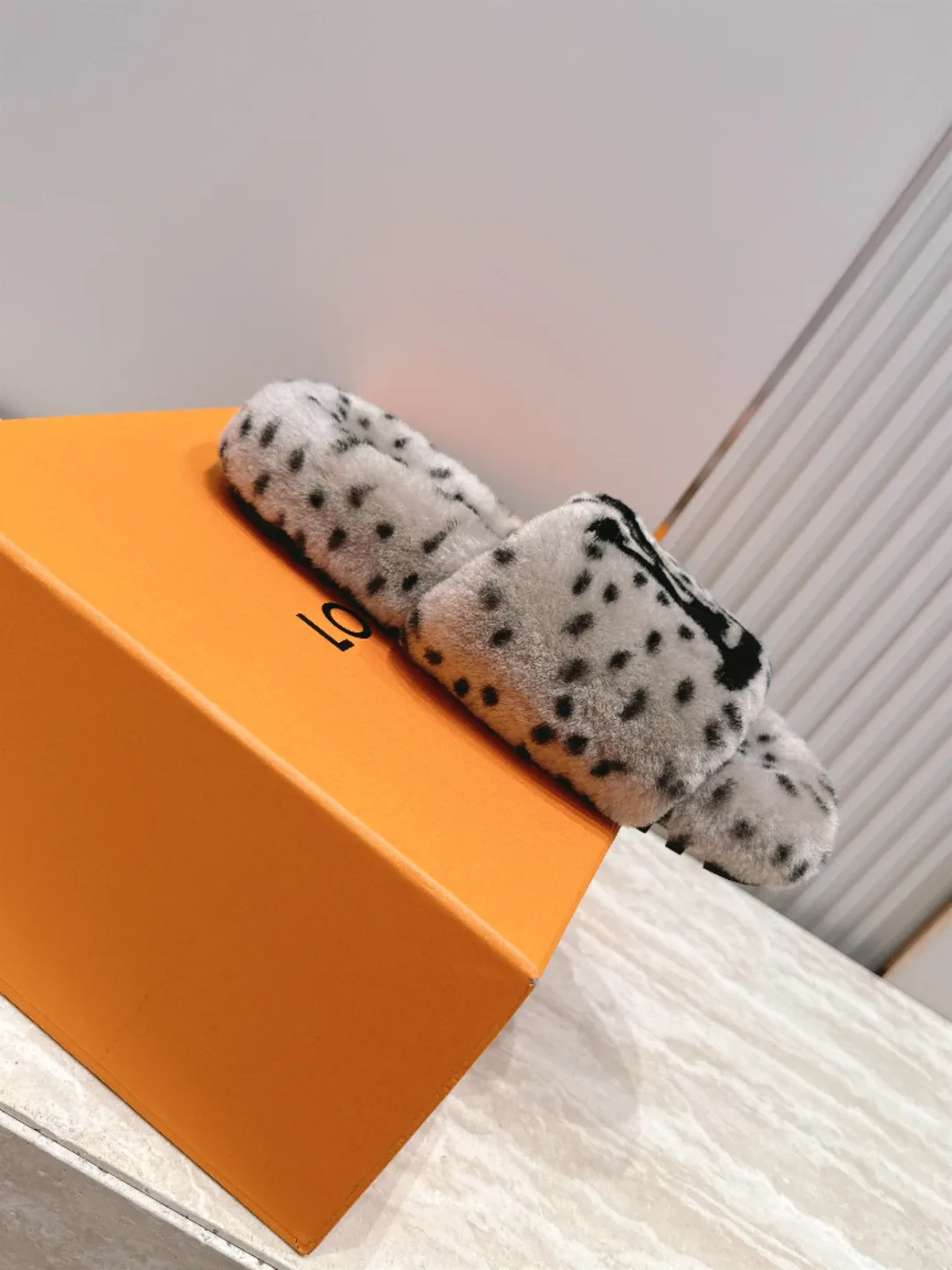 Women's Slippers LOUIS VUITTON 18470072