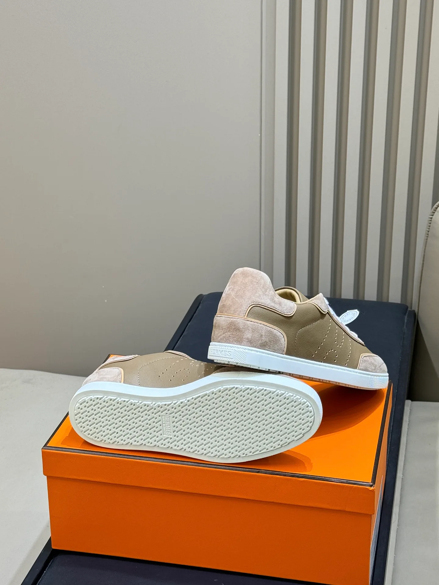 Women's Sneakers HERMES 18072925