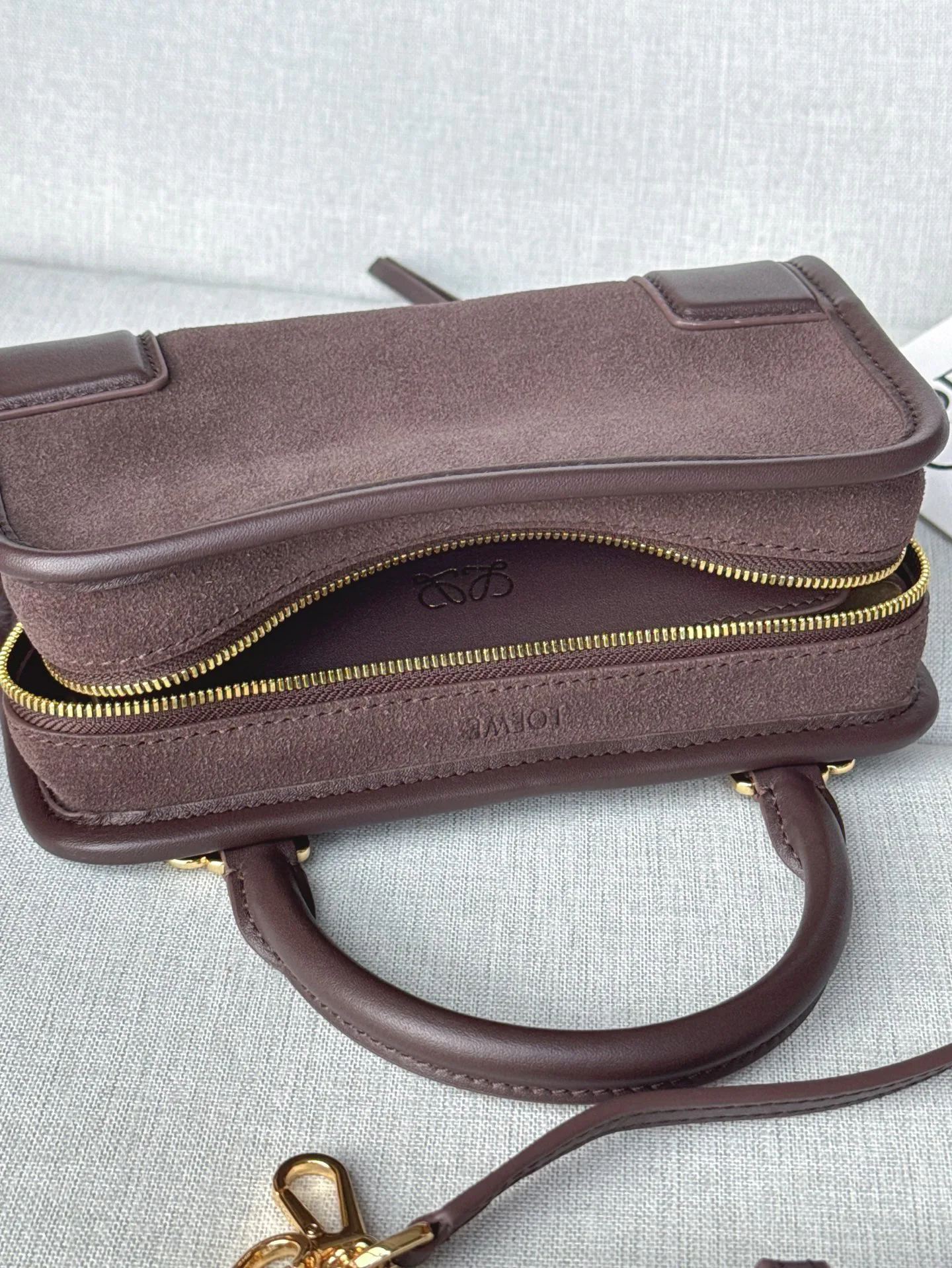Women's Classic Handbags LOEWE 18434813