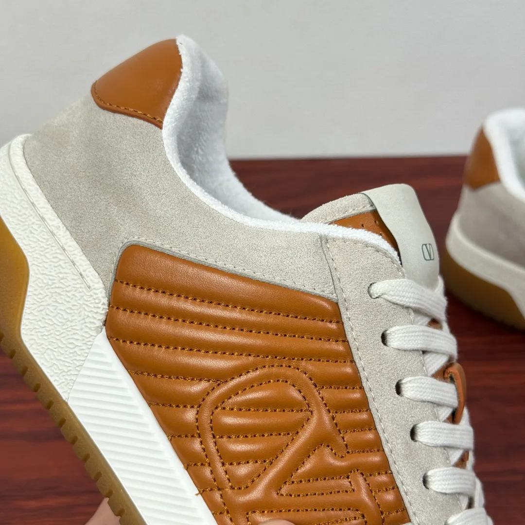 Women's Sneakers VALENTINO 18243518