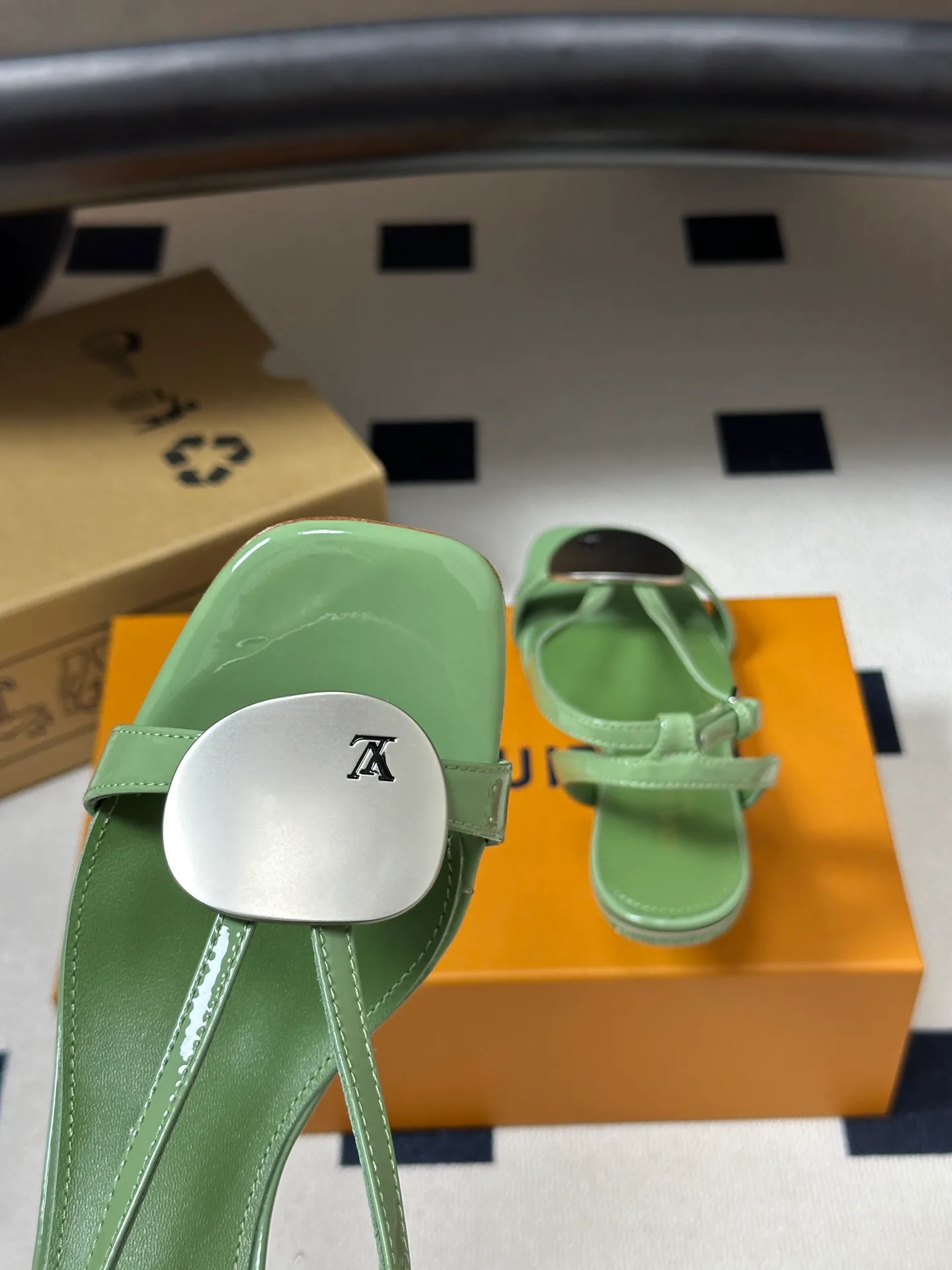 Women's Open-Toe Sandals LOUIS VUITTON 17768200