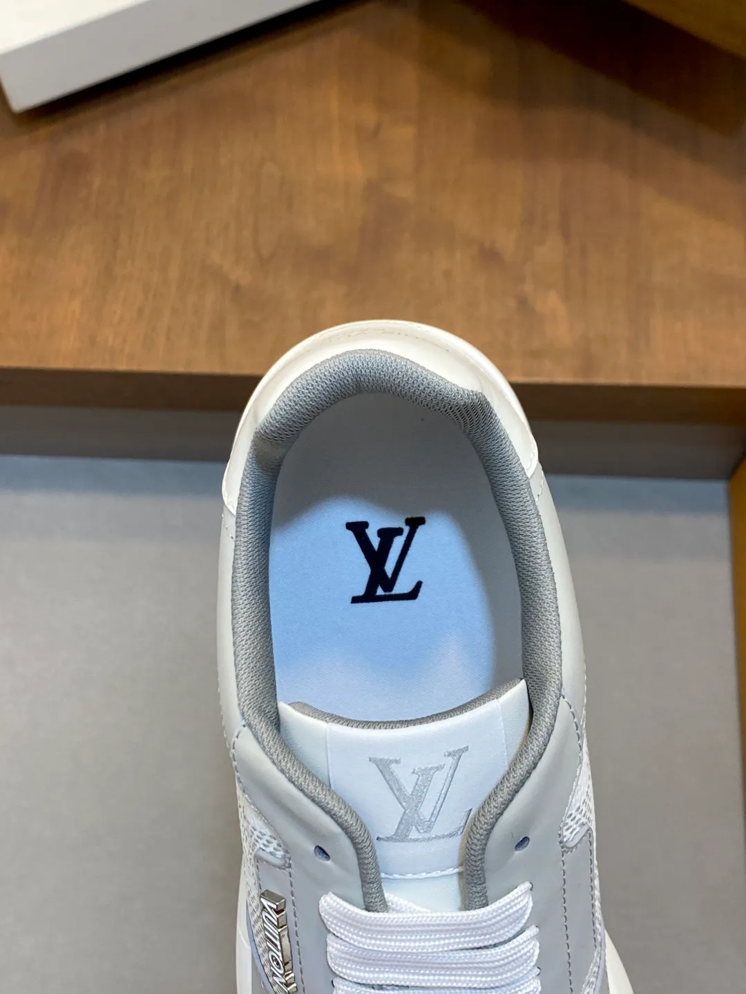 Men's Sneakers LOUIS VUITTON 18274584