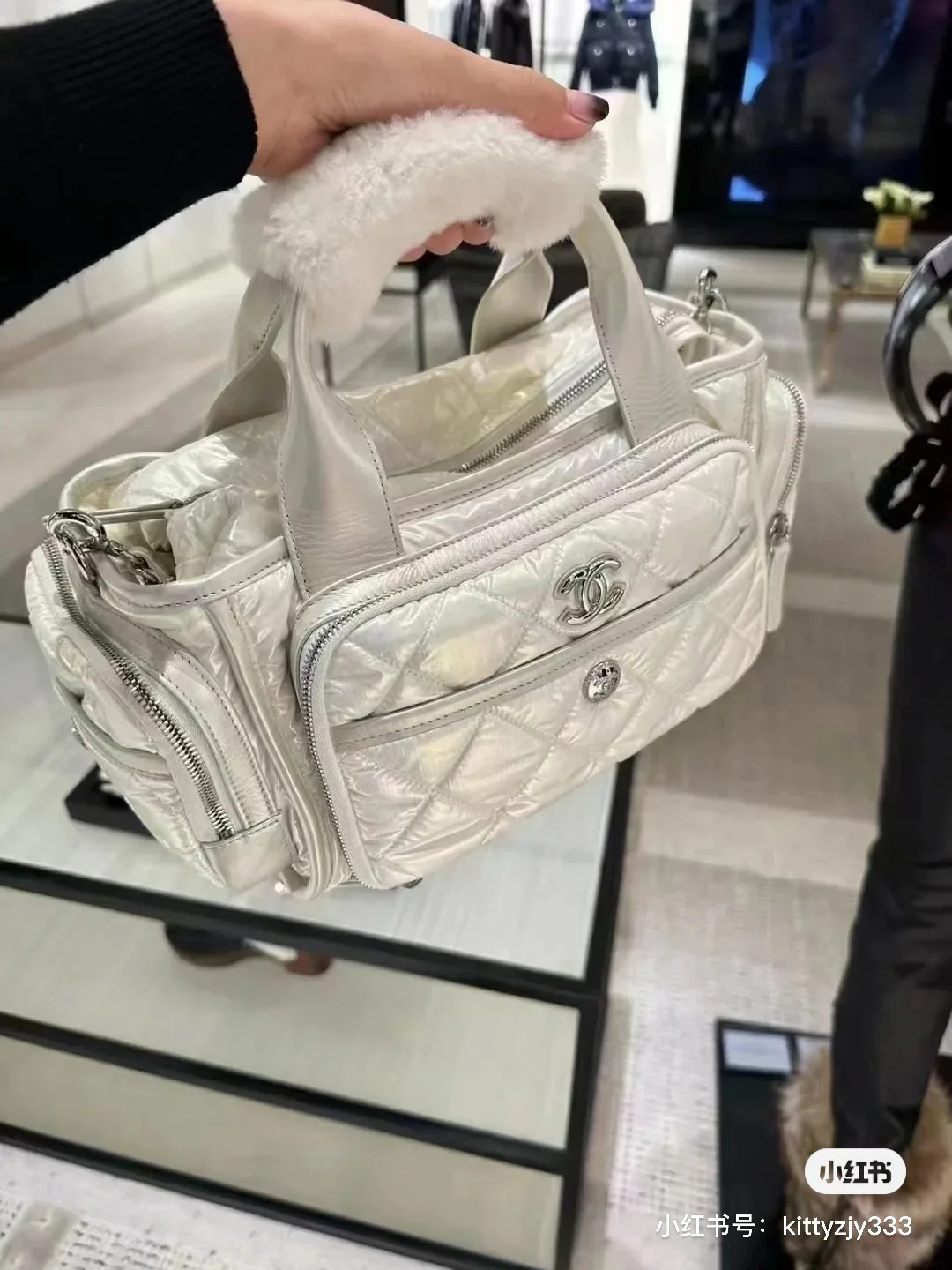 Women's Classic Handbags CHANEL 18065742