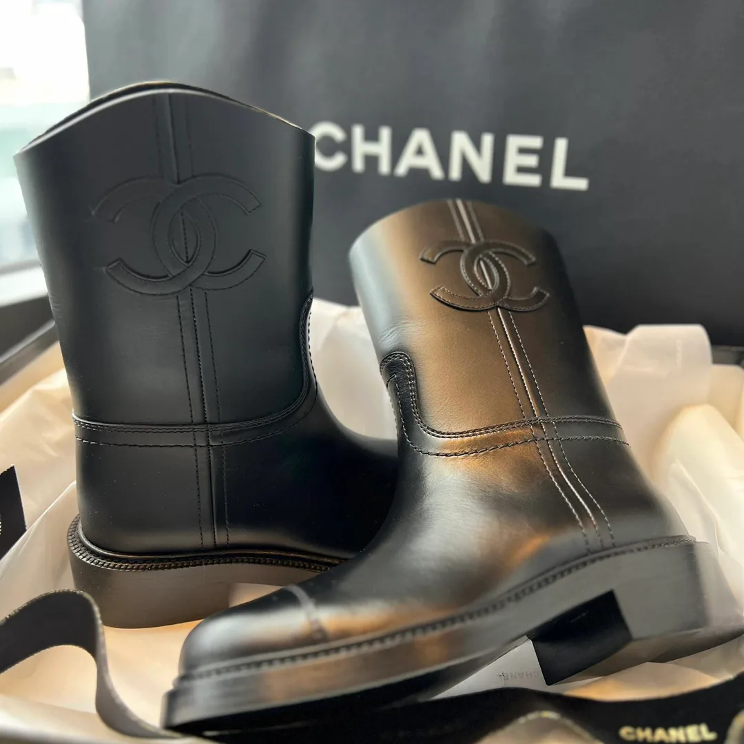 Women's Boots CHANEL 18199001