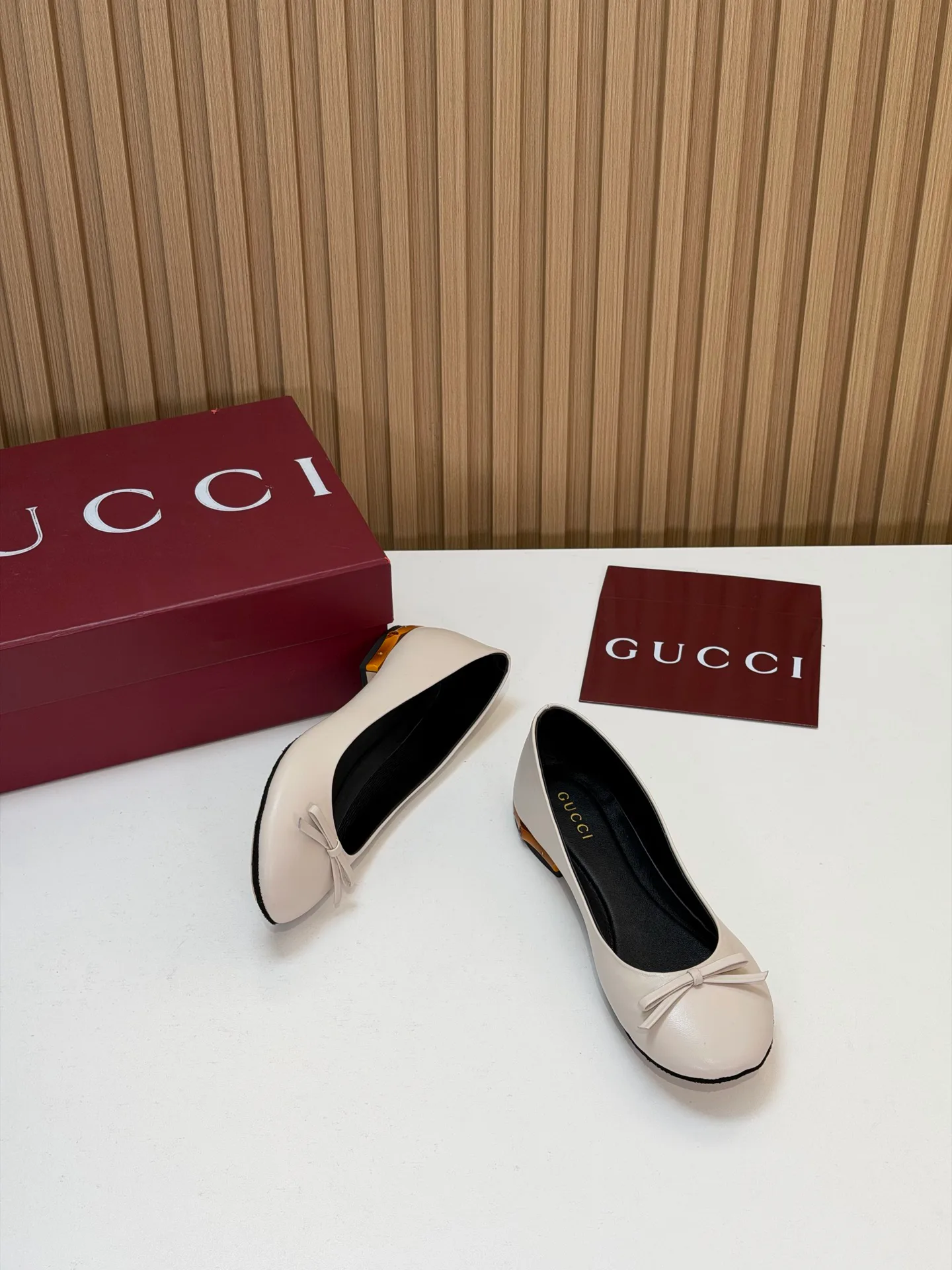 Women's Ballet Flats GUCCI 18083633