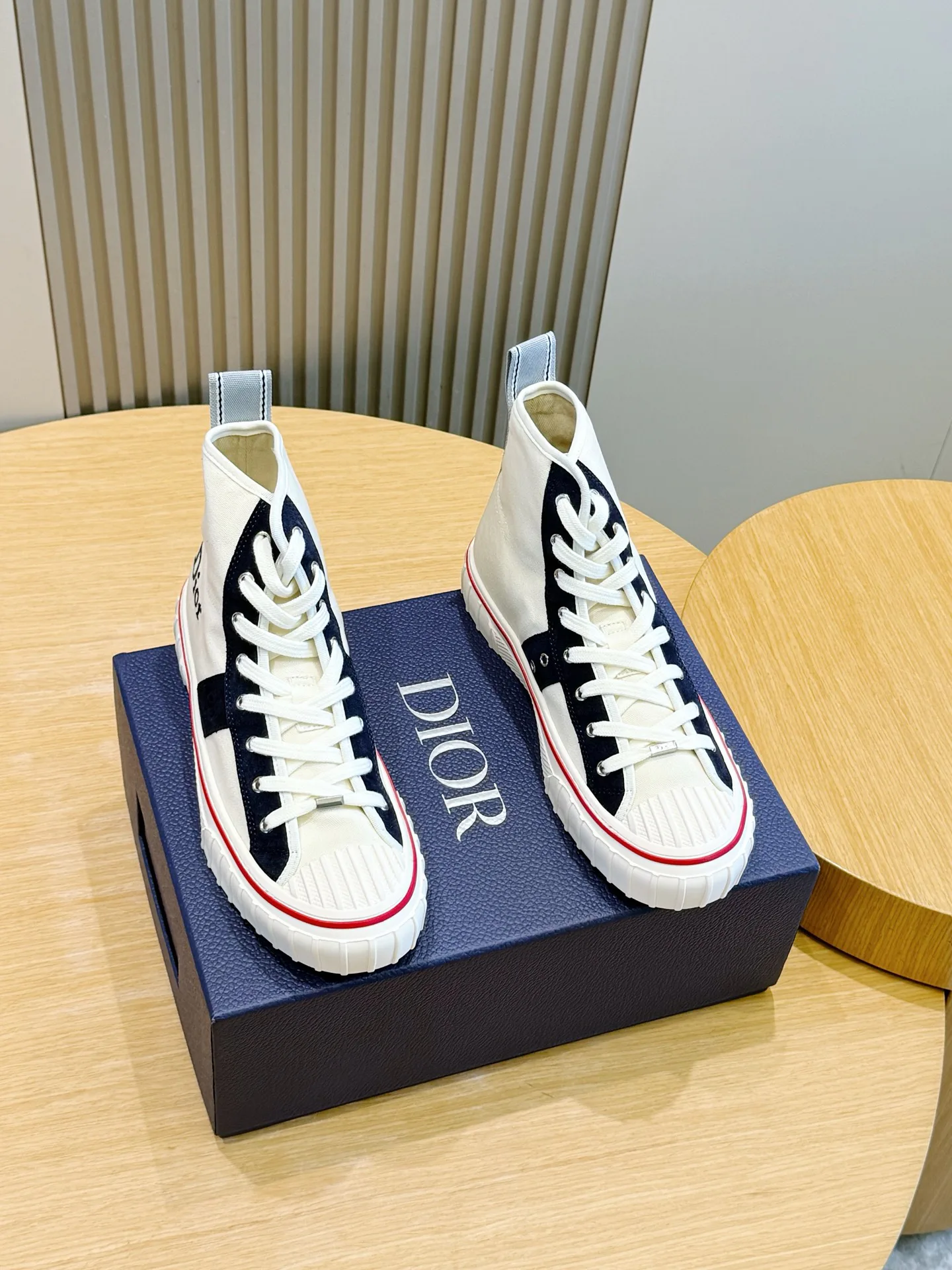 Women's Sneakers CHRISTIAN DIOR 18101573