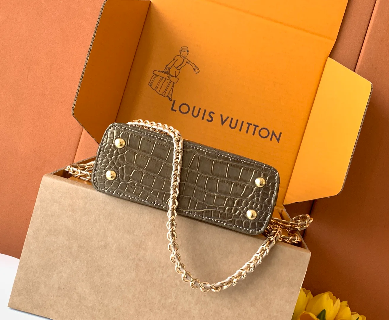 Women's Classic Handbags LOUIS VUITTON 18520950