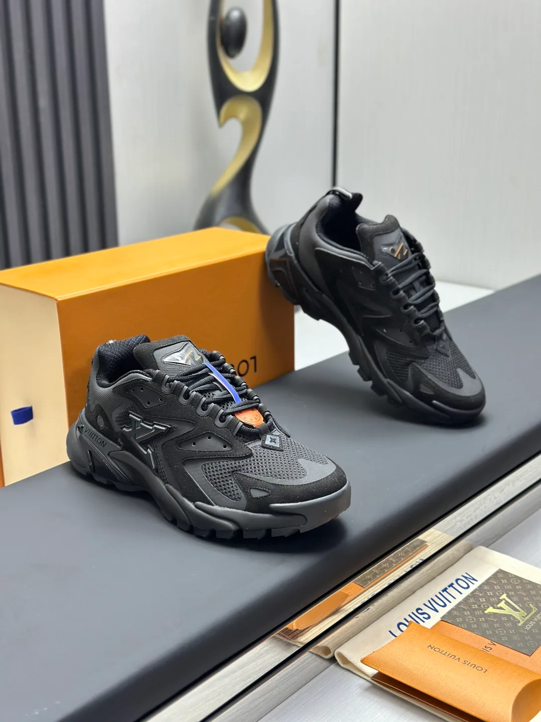 Women's Sneakers LOUIS VUITTON 18211982