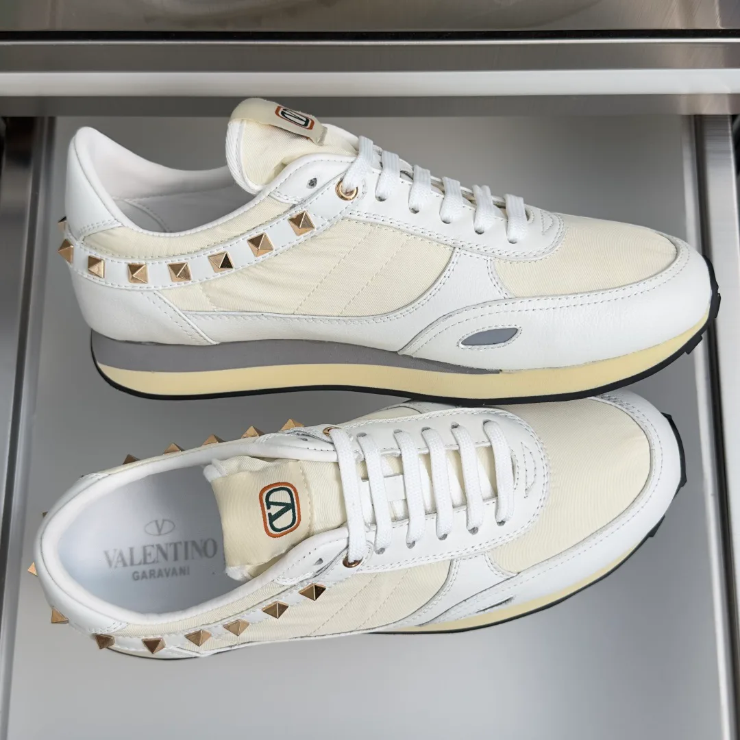 Women's Sneakers VALENTINO 17859886