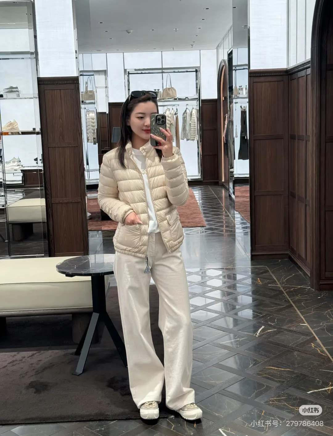 Women's Jackets And Down Jackets MONCLER 18264825