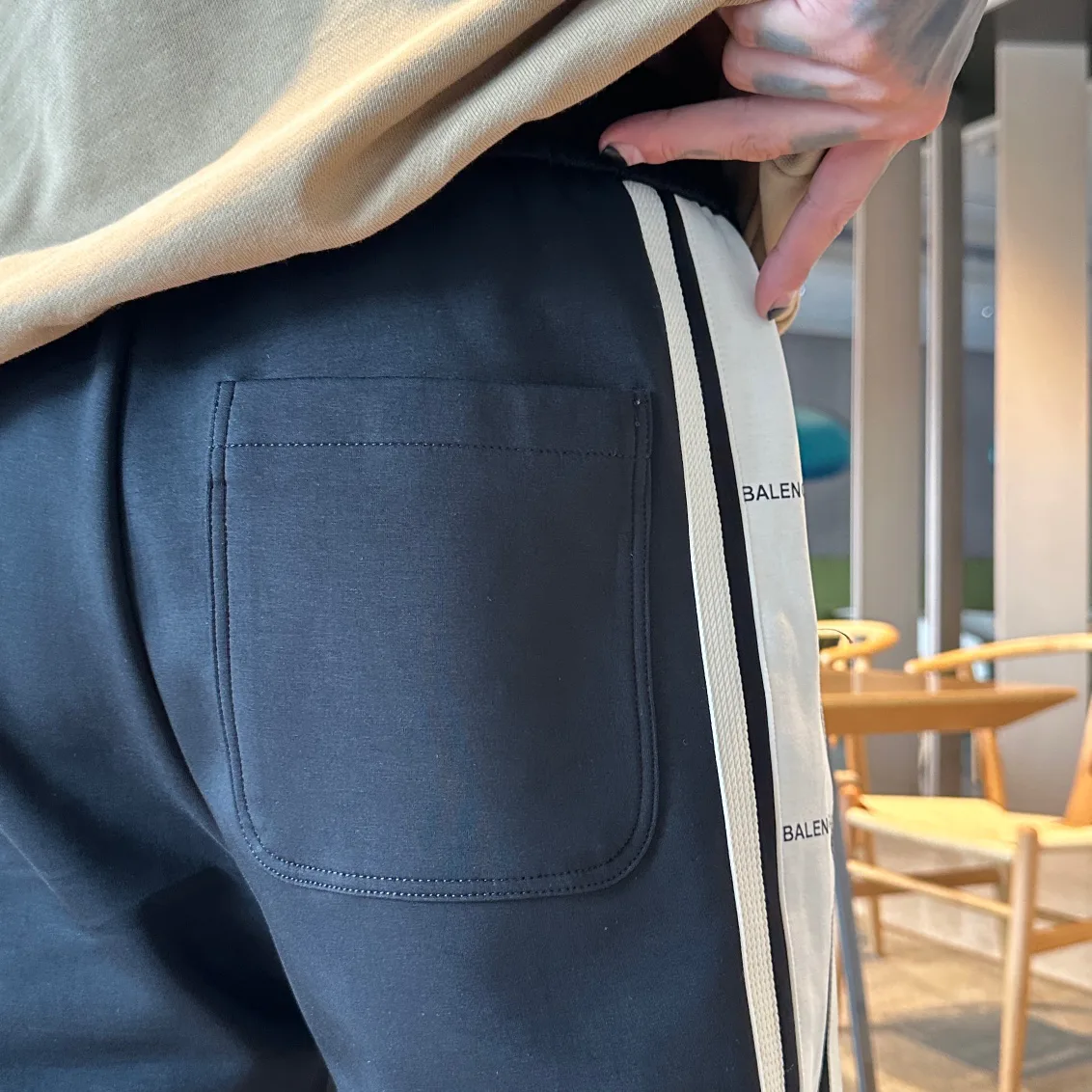 Men's Trousers BALENCIAGA 18345764