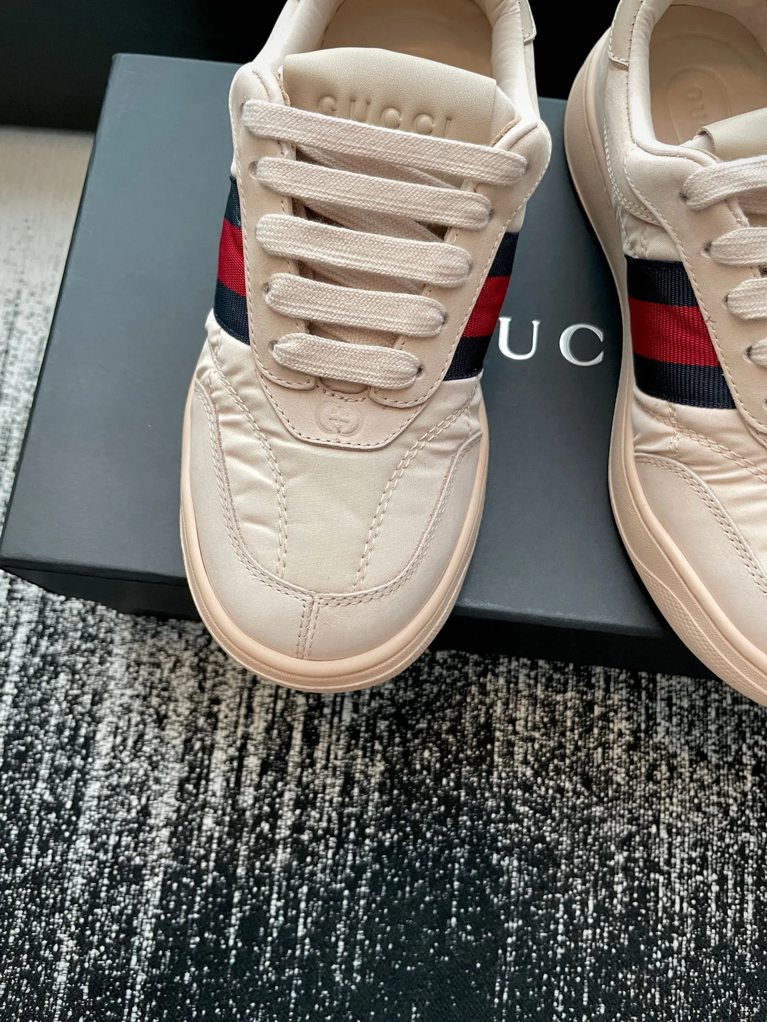Women's Sneakers GUCCI 18447994