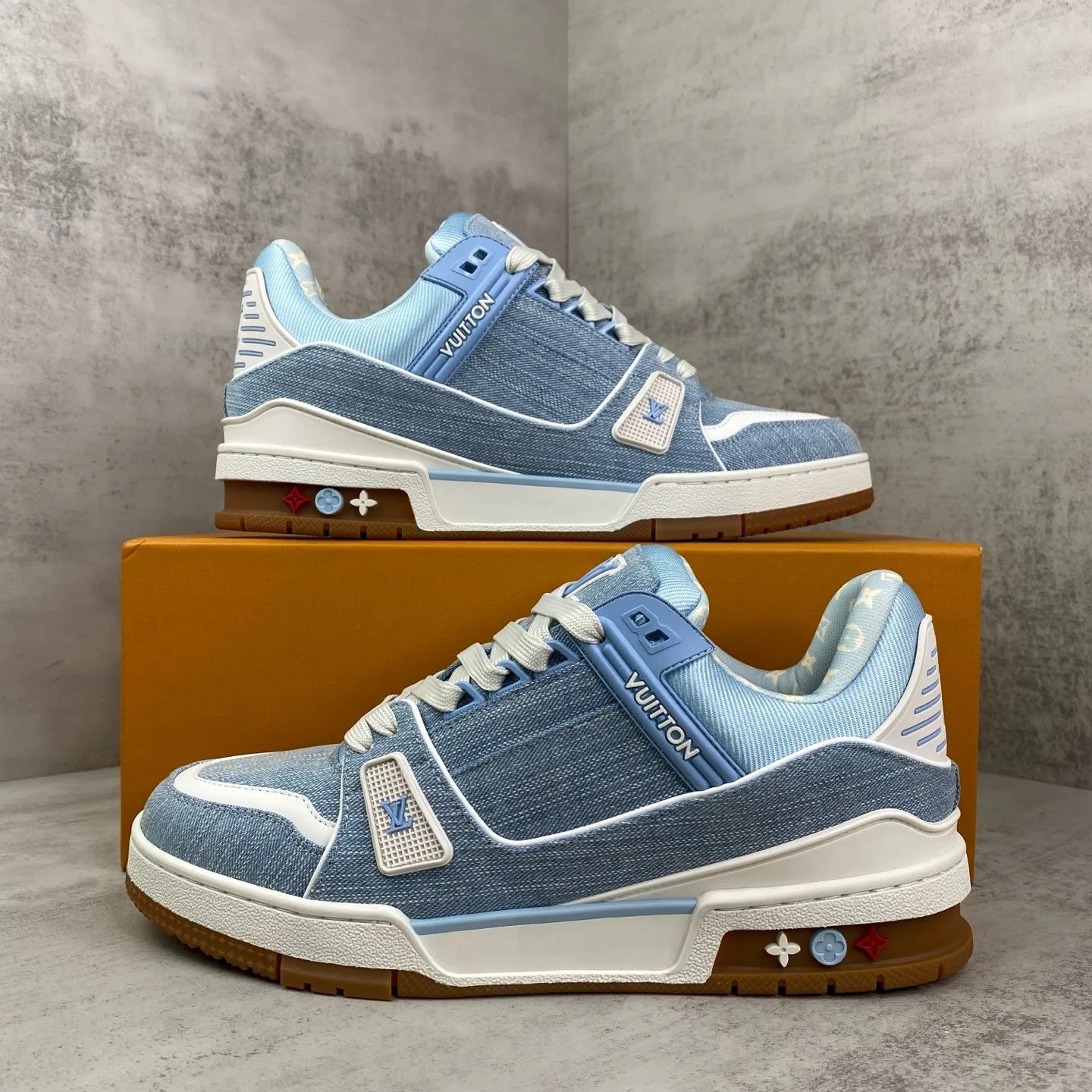 Women's Sneakers LOUIS VUITTON 17961744