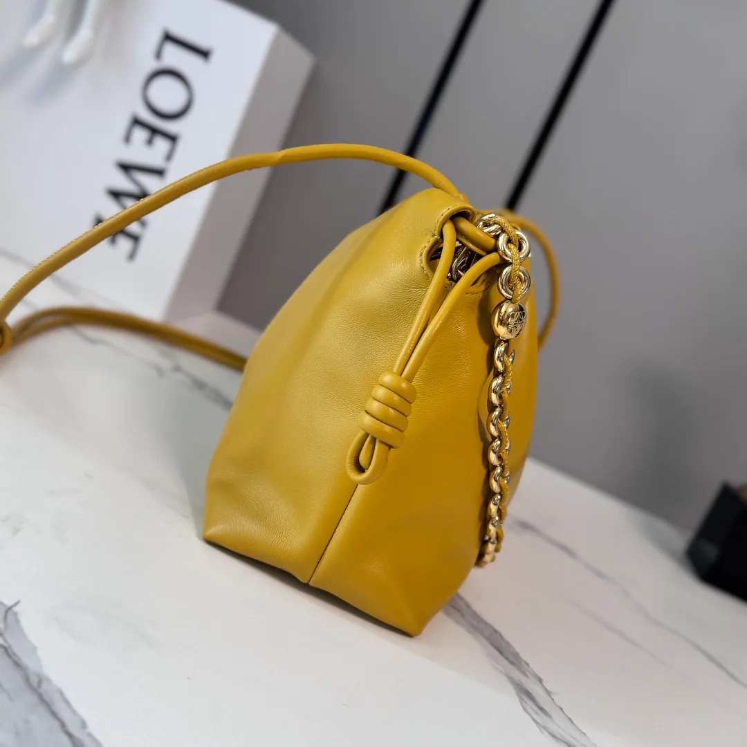 Women's Classic Handbags LOEWE 17796957