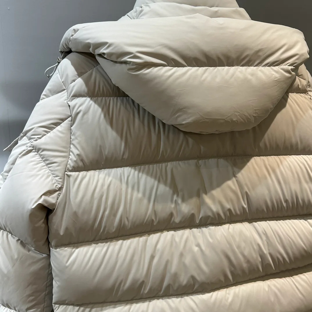 Women's Jackets And Down Jackets MONCLER 18134107