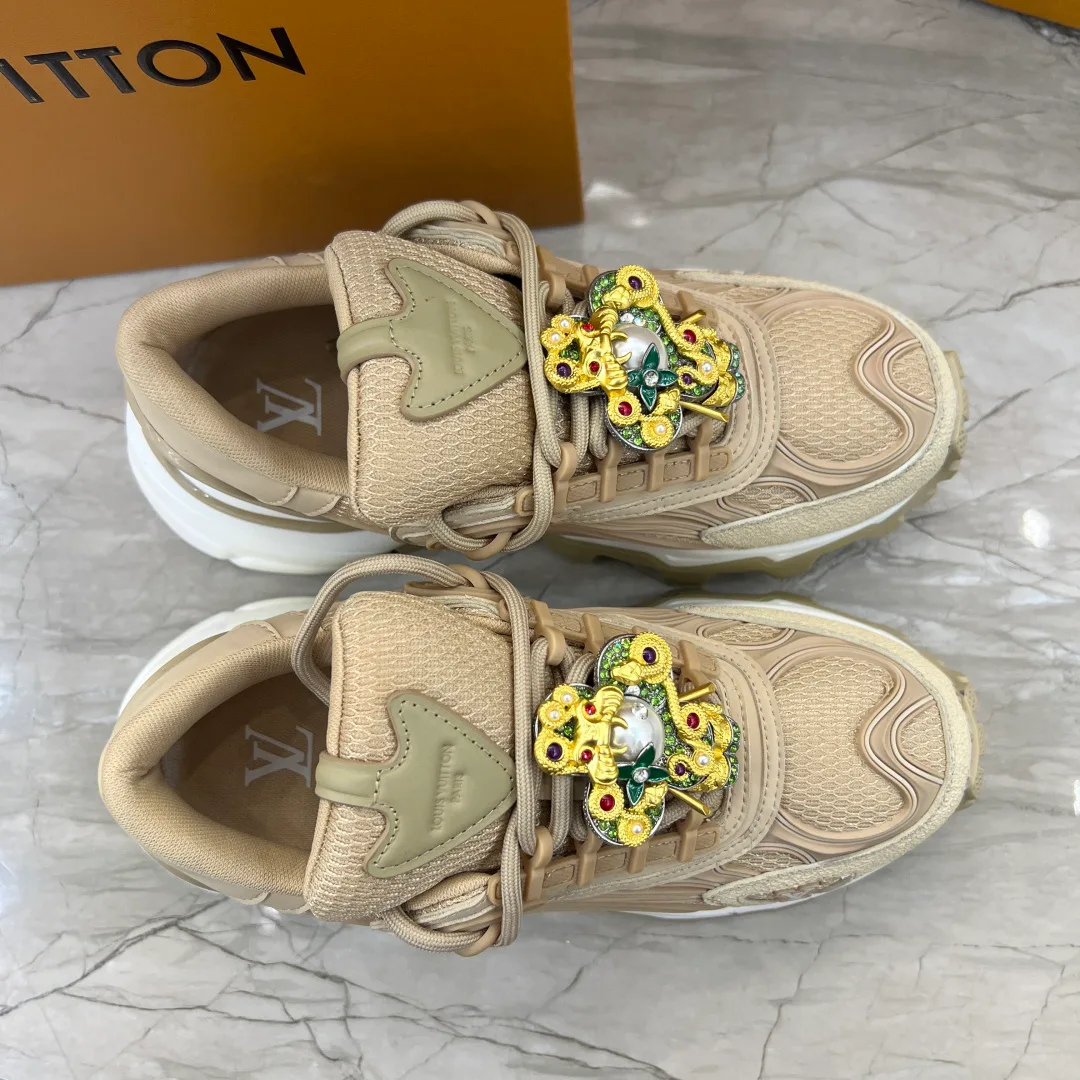 Women's Sneakers LOUIS VUITTON 17876168