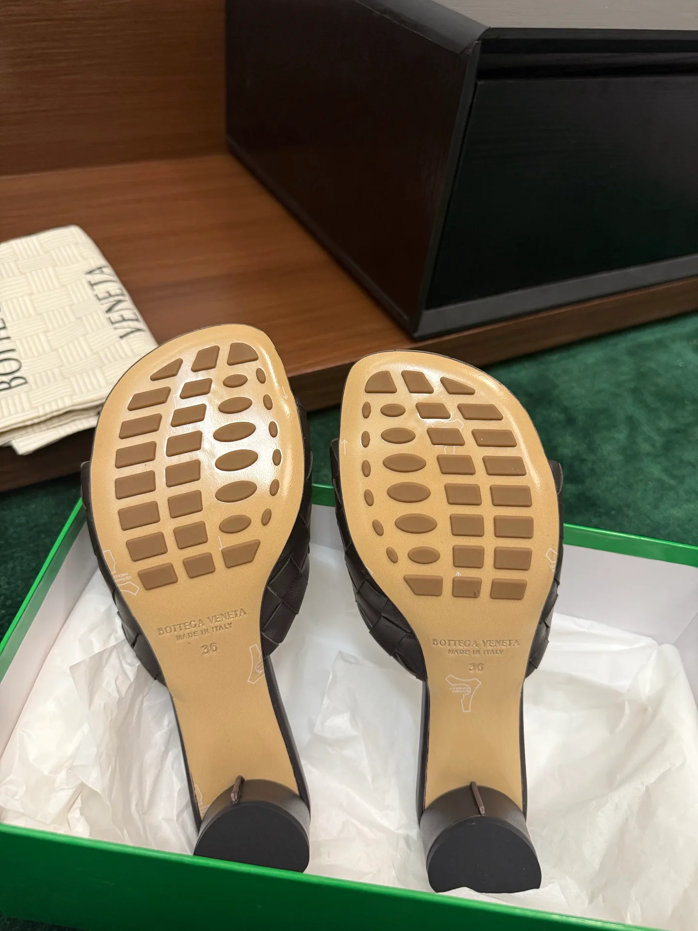 Women's Mules And Clogs BOTTEGA VENETA 17386135