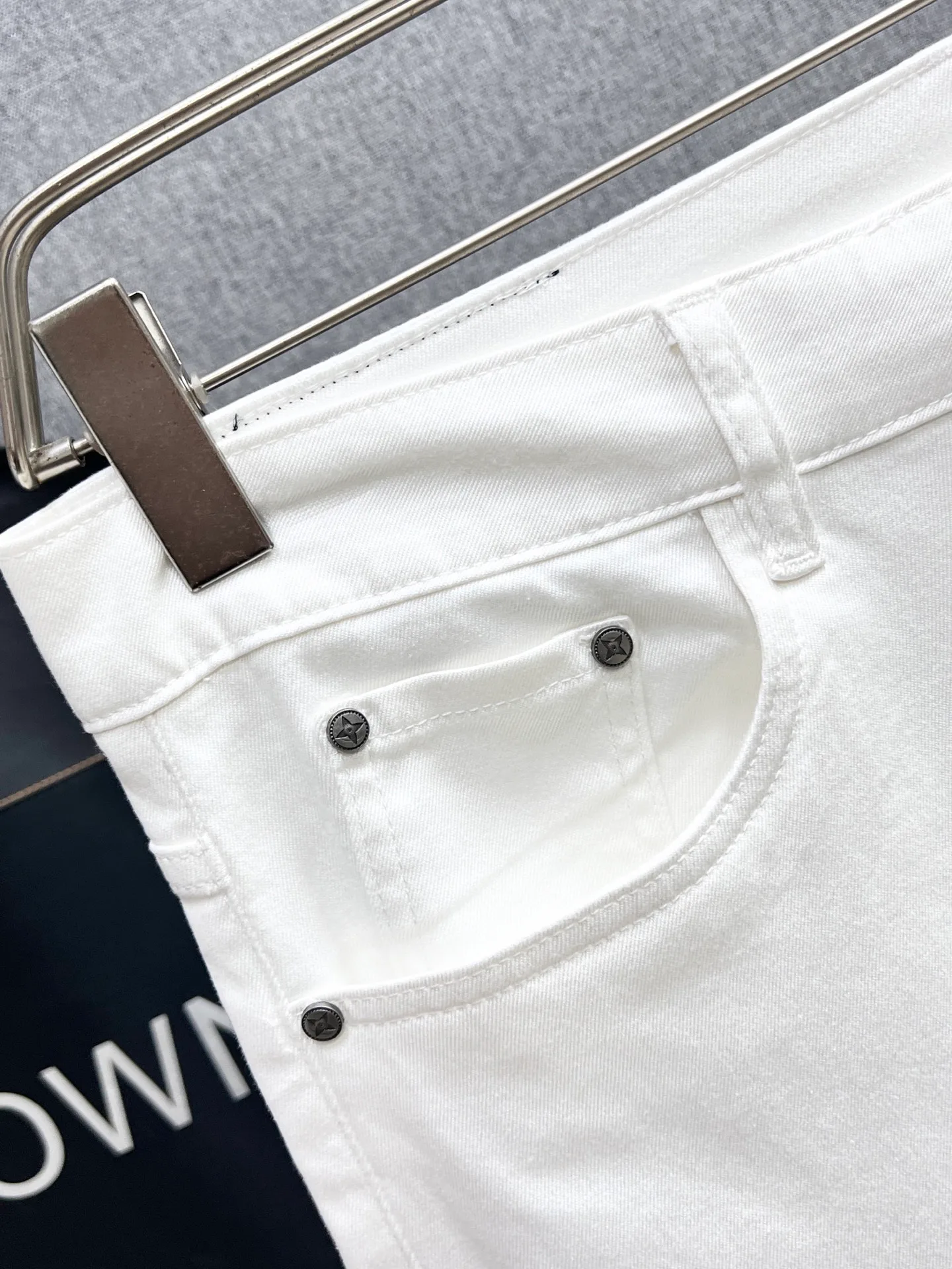 Men's Jeans LOUIS VUITTON 18097902