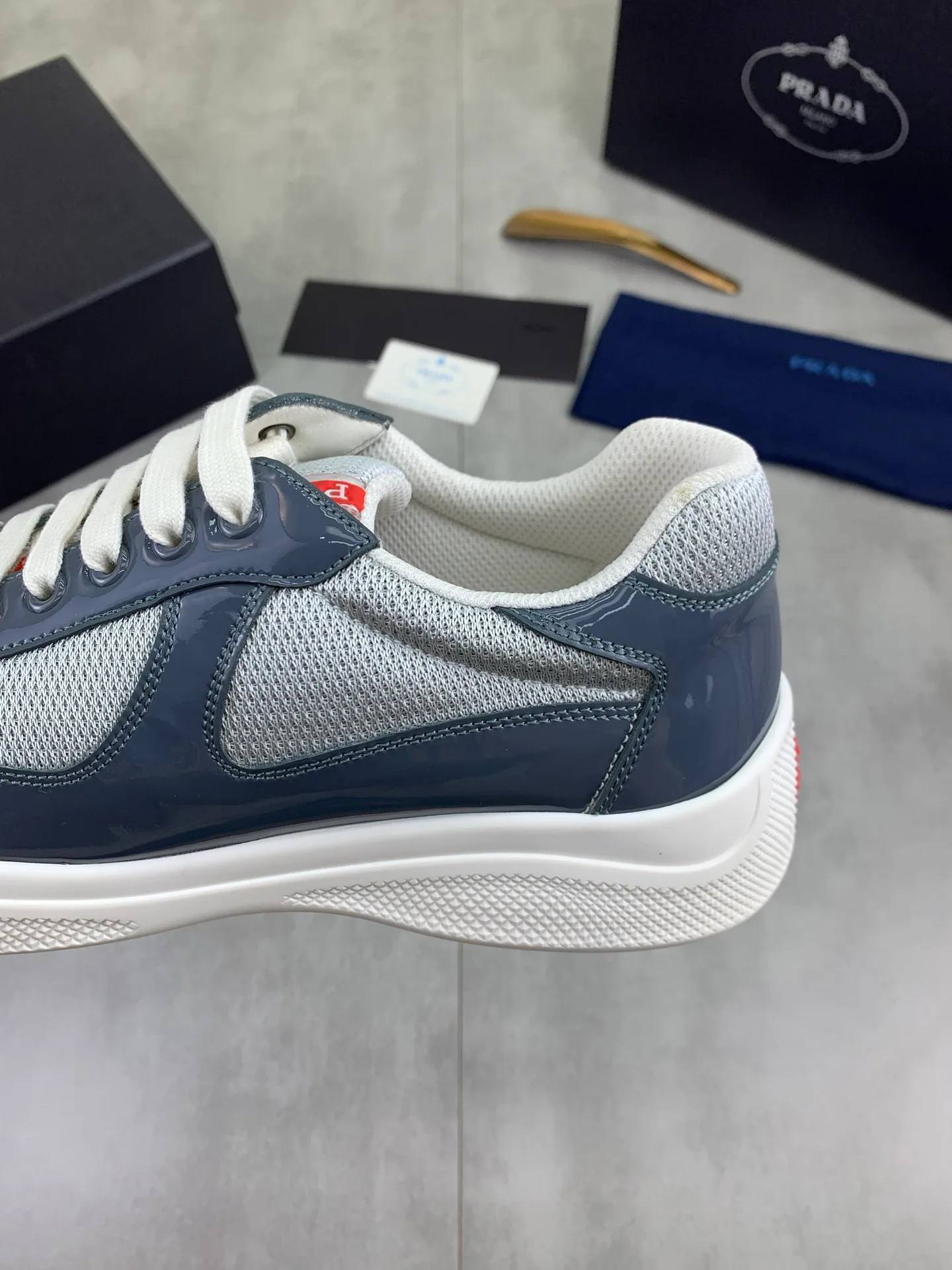 Men's Sneakers PRADA 18365160