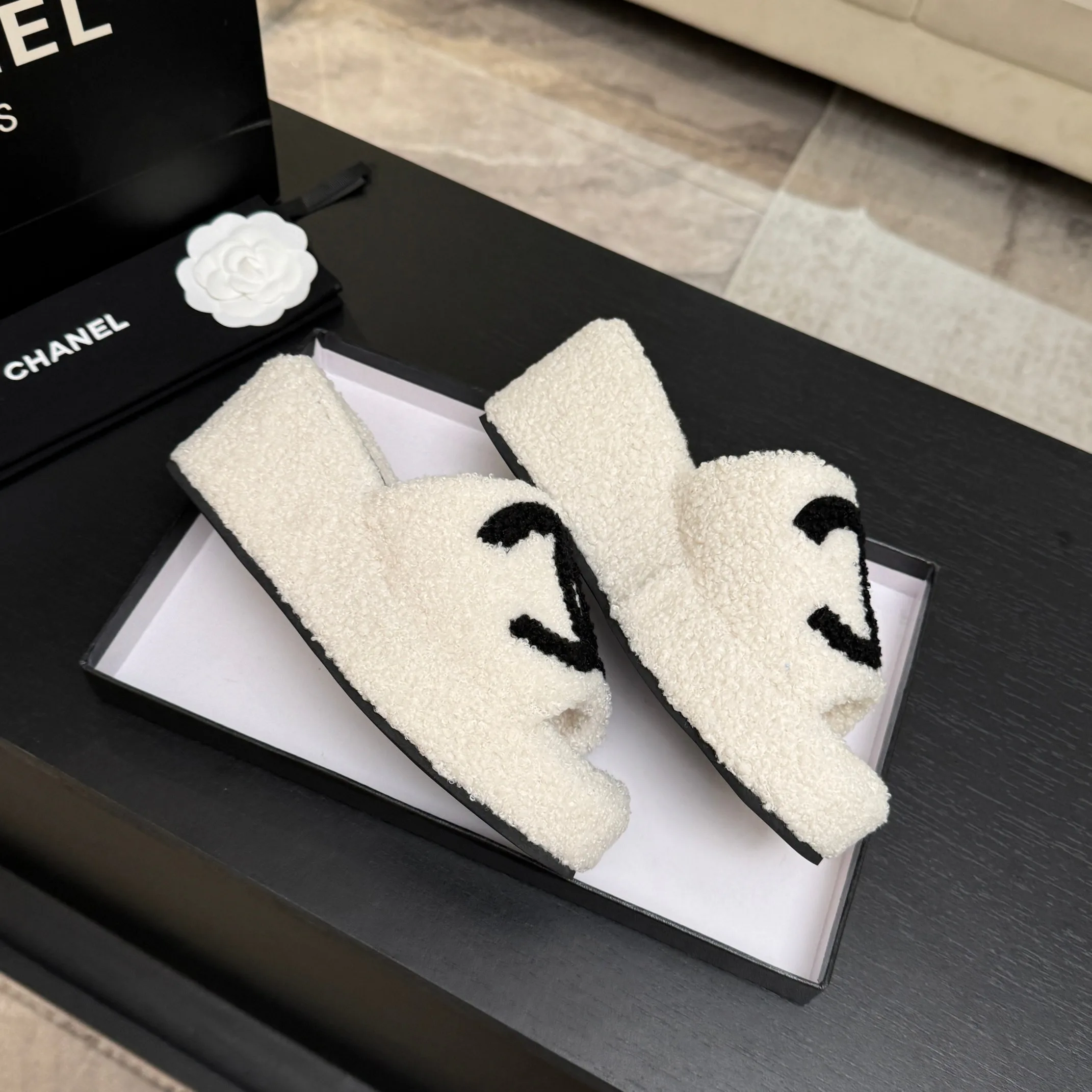 Women's Slippers CHANEL 18500996
